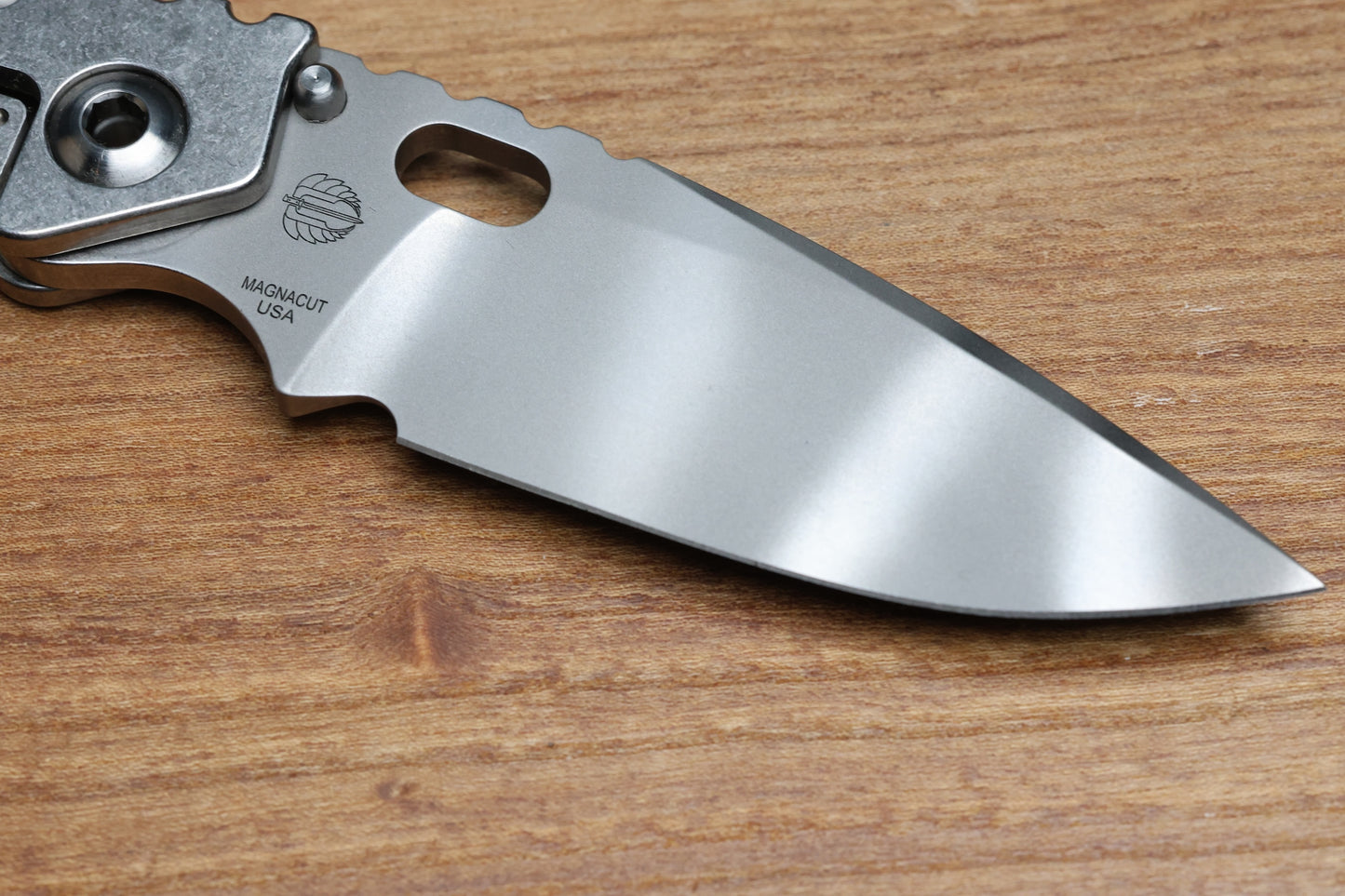 STRIDER KNIVES SMF - TITANIUM HANDLE - DROP POINT TIGER STRIPE MAGNACUT BLADE