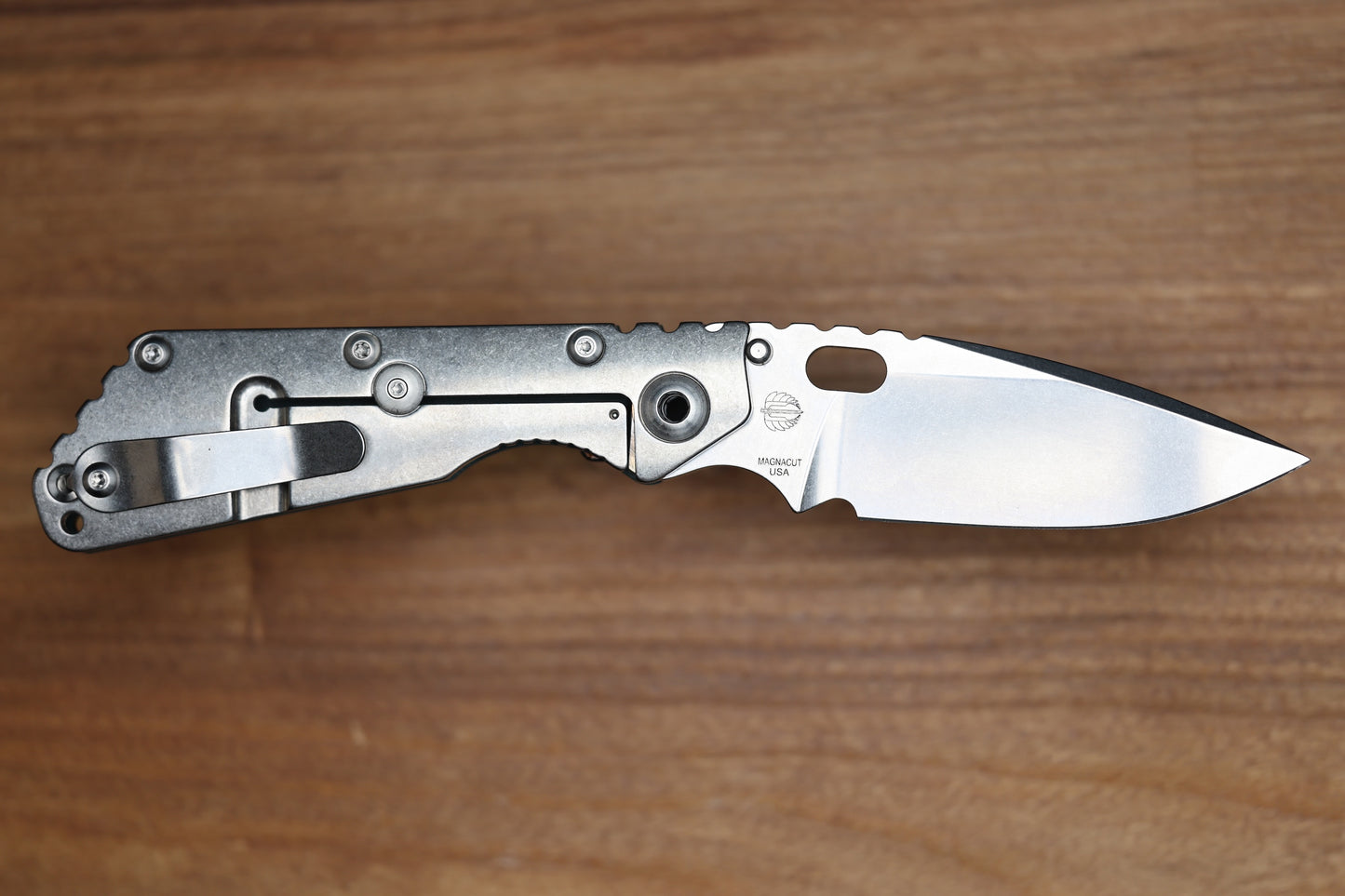STRIDER KNIVES SMF - GREEN G10/TITANIUM HANDLE - DROP POINT 20CV BLADE