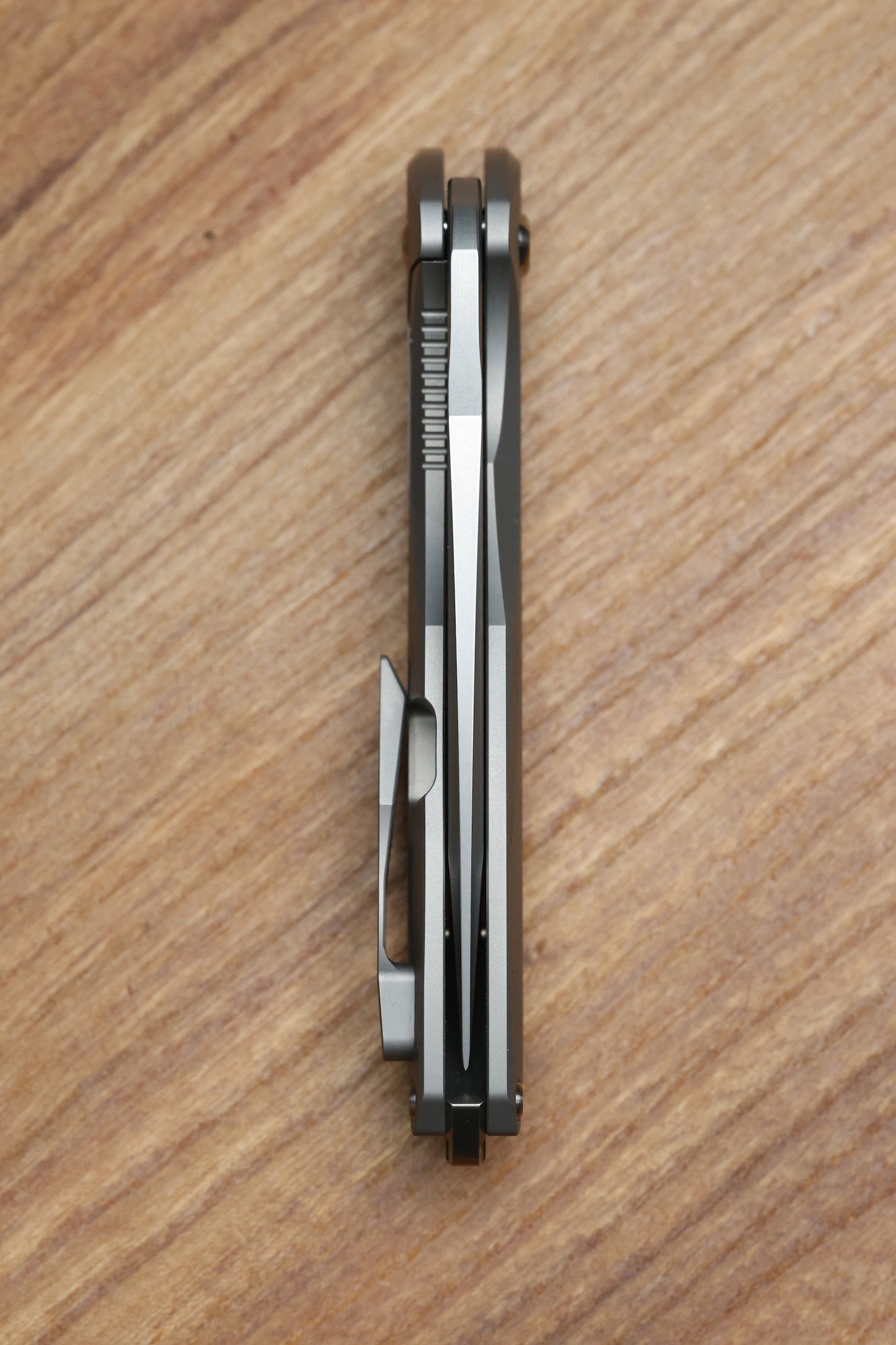 KOENIG MINI ARIUS - PATTERNED TITANIUM HANDLE - SILVER HARDWARE - BURNISHED W/ POLISHED FLATS M390 BLADE
