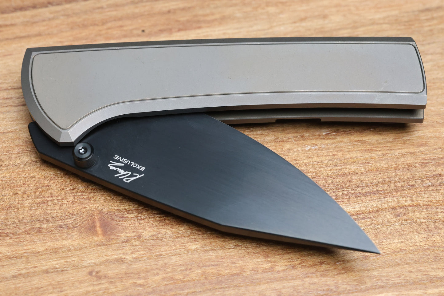 CHAVES KNIVES SCAPEGOAT 229 W/ MAGNETIC BRONZE TITANIUM INTEGRAL HANDLE & CHISEL PVD M390