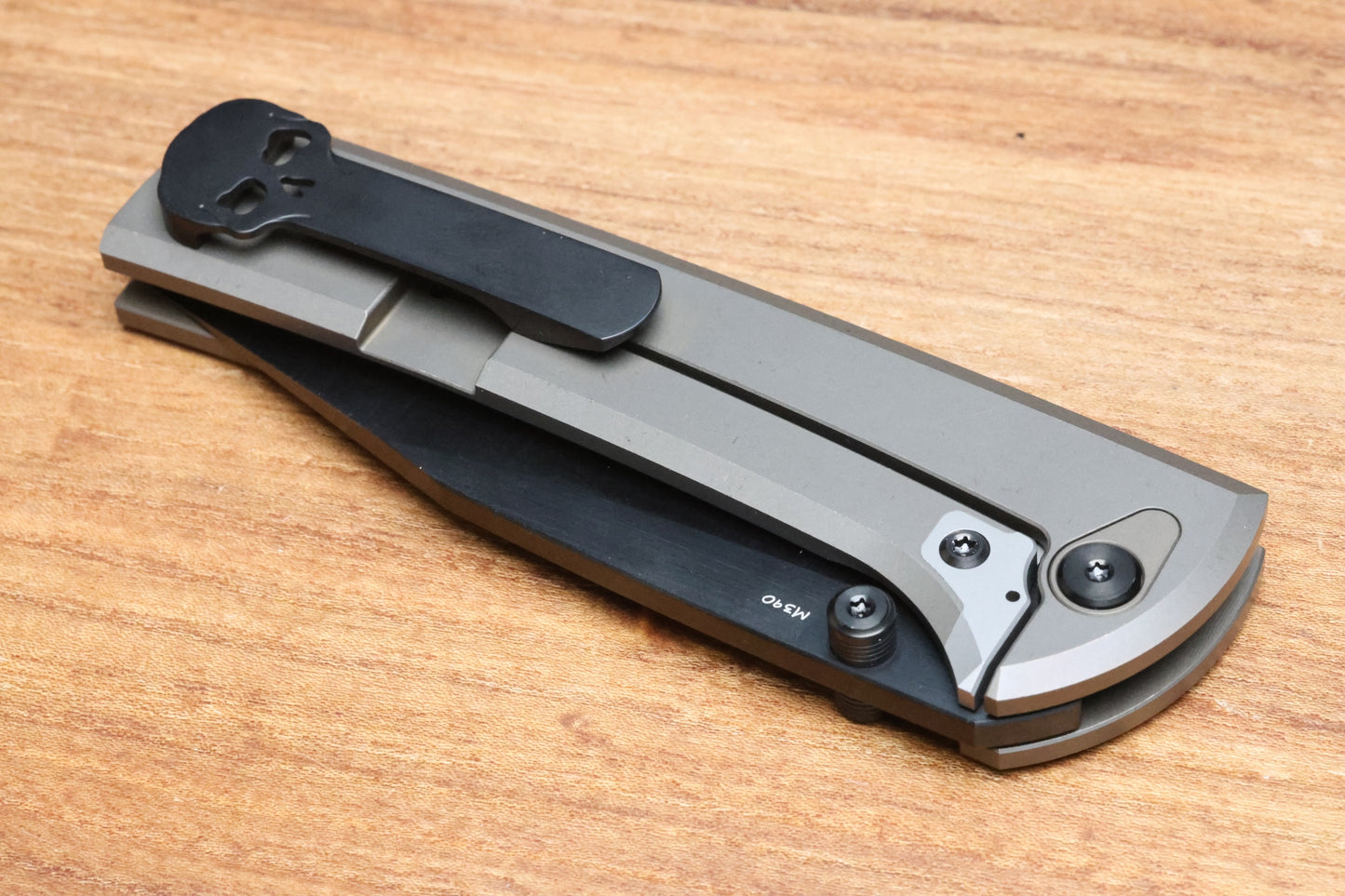 CHAVES KNIVES SCAPEGOAT 229 W/ MAGNETIC BRONZE TITANIUM INTEGRAL HANDLE & CHISEL PVD M390
