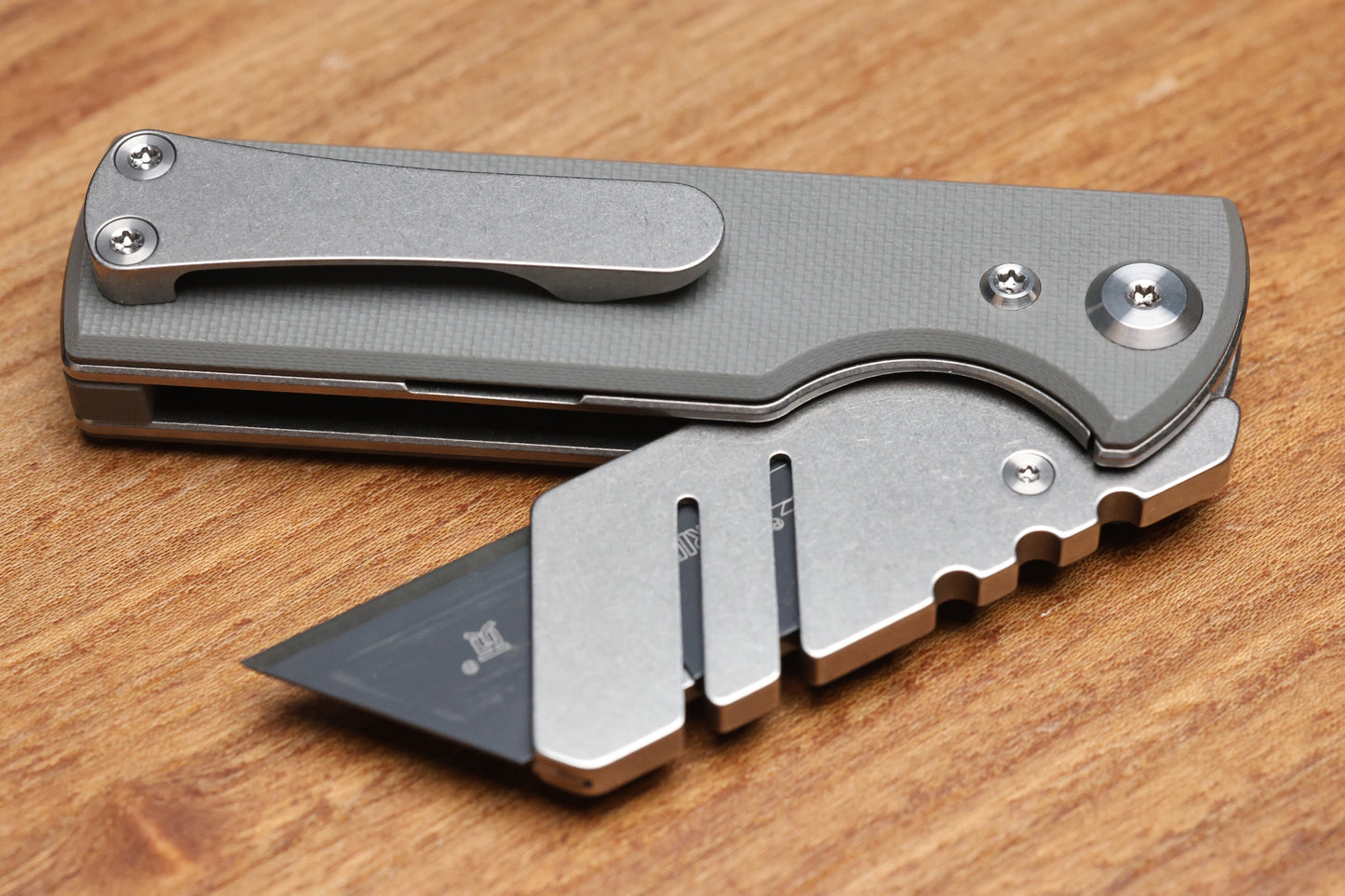 CHAVES KNIVES BLUE LABEL CHARCOAL GREY CHUB FLIPPER LINER LOCK KNIFE 1" UTILITY BLADE SATIN