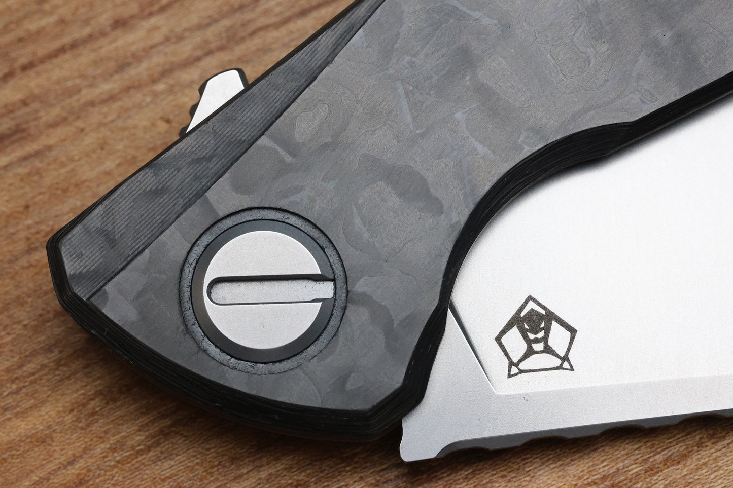 SHIROGOROV HATI GEN 3 – M390 BLADE – MARBLE CARBON FIBER – MRBS
