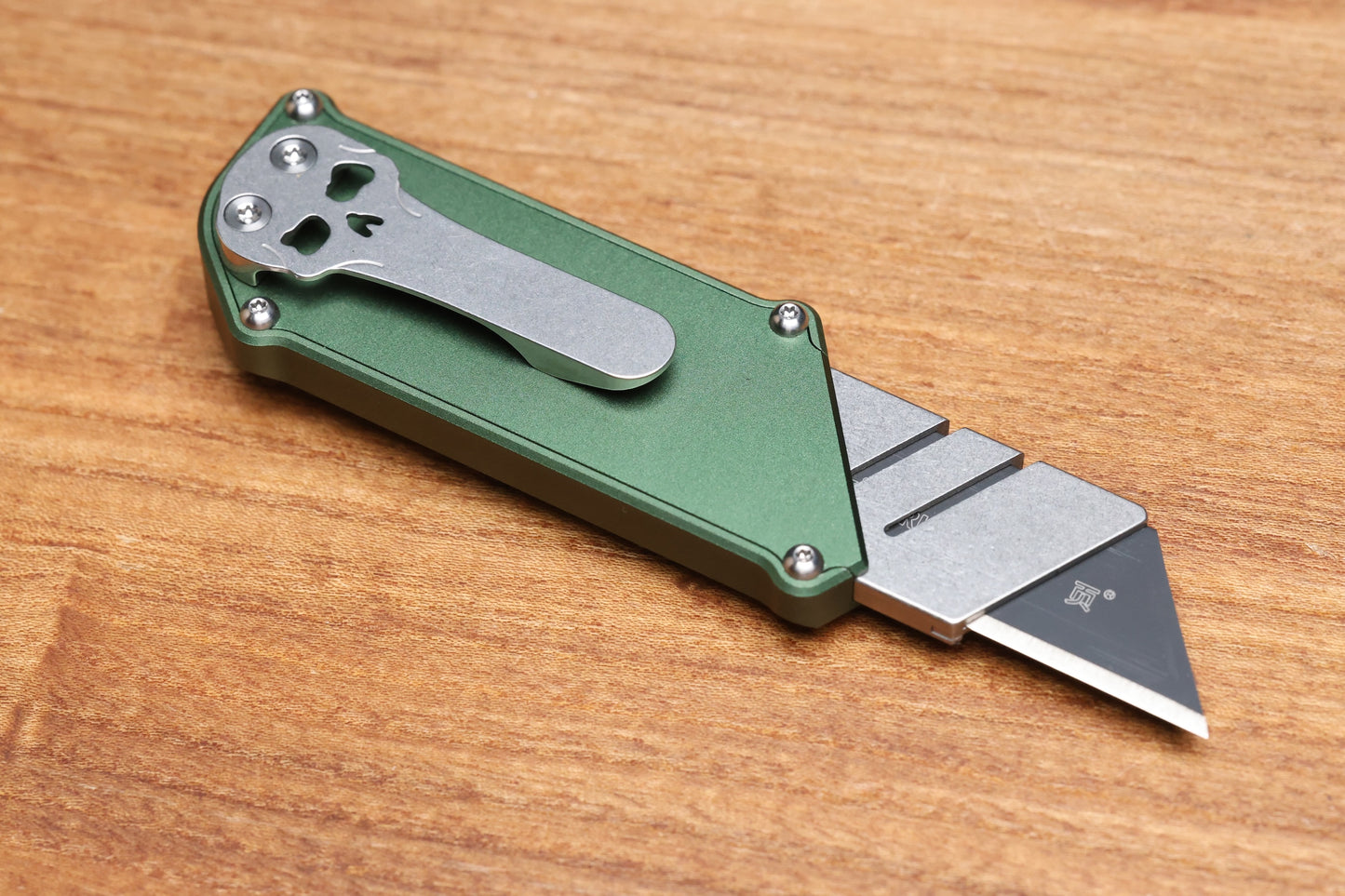 CHAVES KNIVES BLUE LABEL CHUB SLIPPER KNIFE GREEN ALUMINUM 1" UTILITY BLADE STONEWASH
