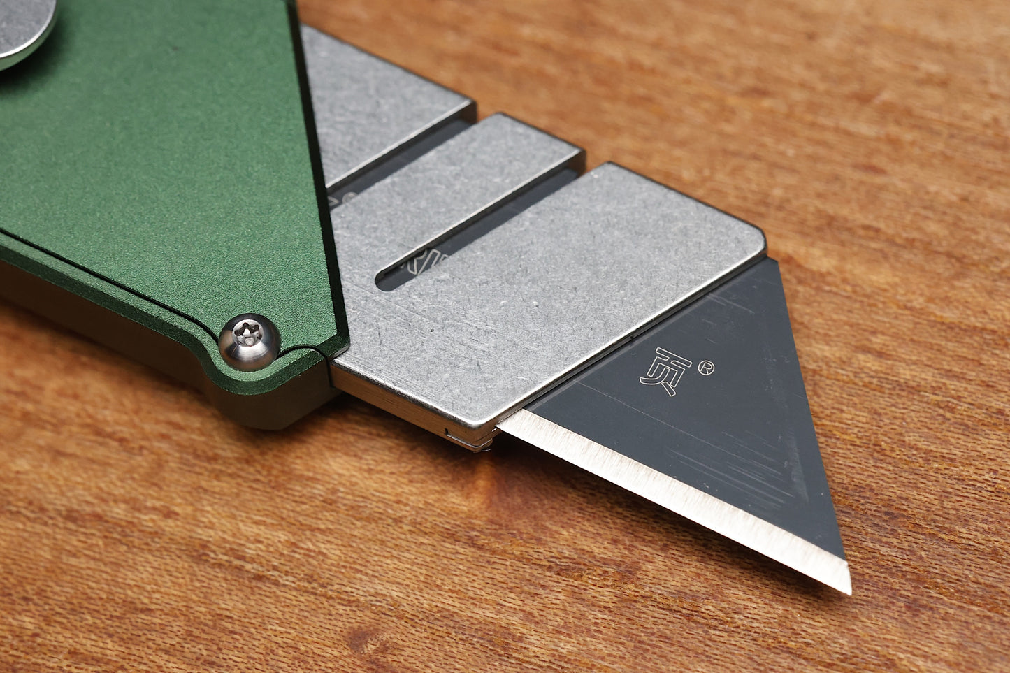 CHAVES KNIVES BLUE LABEL CHUB SLIPPER KNIFE GREEN ALUMINUM 1" UTILITY BLADE STONEWASH