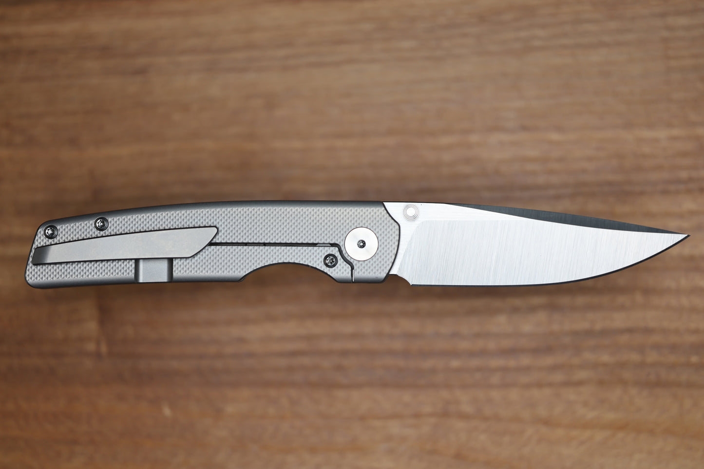 BERG BLADES SWEENEY V2 THUMBSTUD BEAD BLAST DIAMOND PATTERN TITANIUM FOLDER 3.35" BELT SATIN