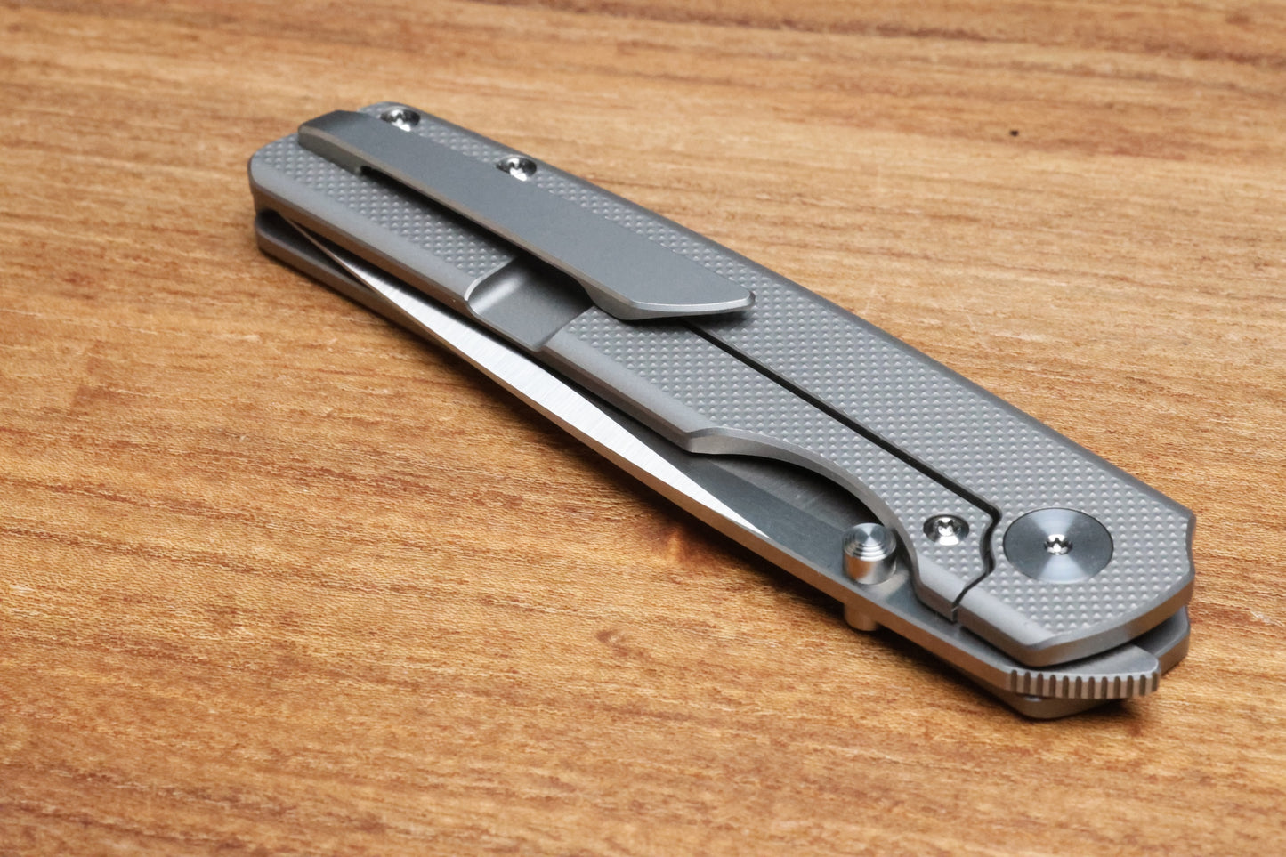 BERG BLADES SWEENEY V2 THUMBSTUD BEAD BLAST DIAMOND PATTERN TITANIUM FOLDER 3.35" BELT SATIN