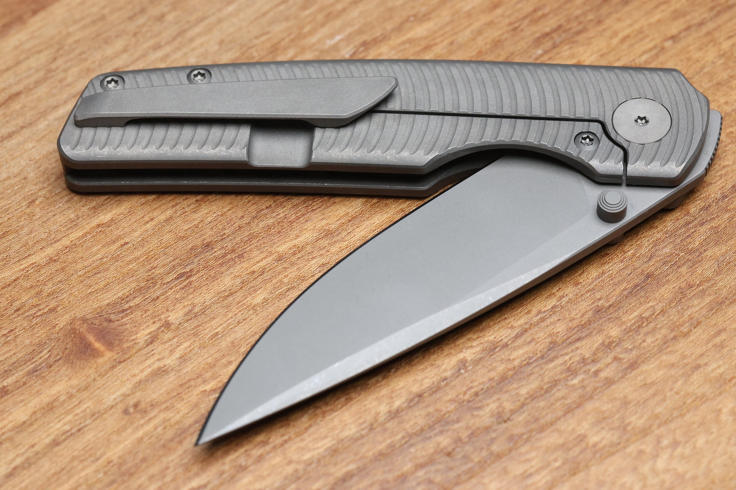 BERG BLADES SWEENEY V2 THUMBSTUD DARK STONEWASH SWIRL TITANIUM FOLDER 3.35" DSW