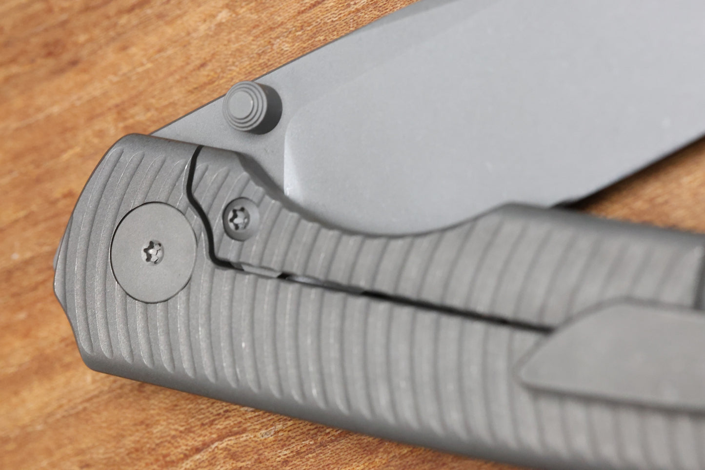 BERG BLADES SWEENEY V2 THUMBSTUD DARK STONEWASH SWIRL TITANIUM FOLDER 3.35" DSW