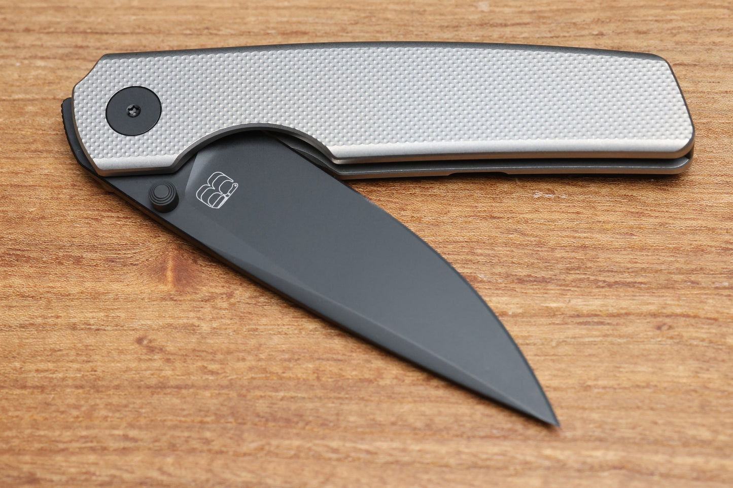 BERG BLADES SWEENEY V2 THUMBSTUD DIAMOND PATTERN TITANIUM FOLDER 3.35" BLACK PVD