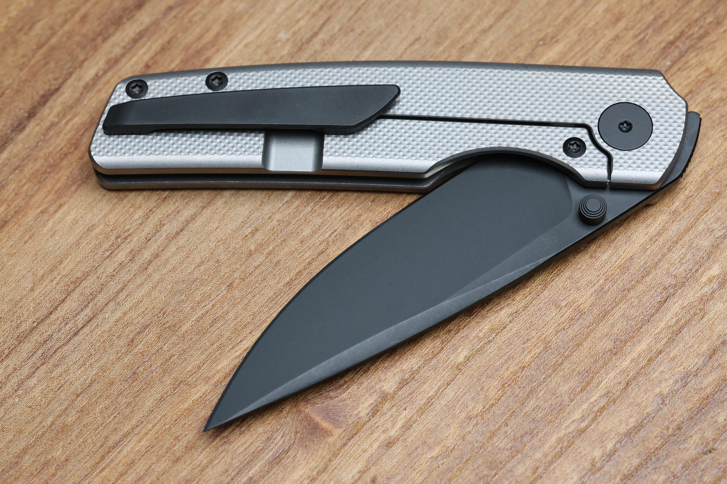 BERG BLADES SWEENEY V2 THUMBSTUD DIAMOND PATTERN TITANIUM FOLDER 3.35" BLACK PVD
