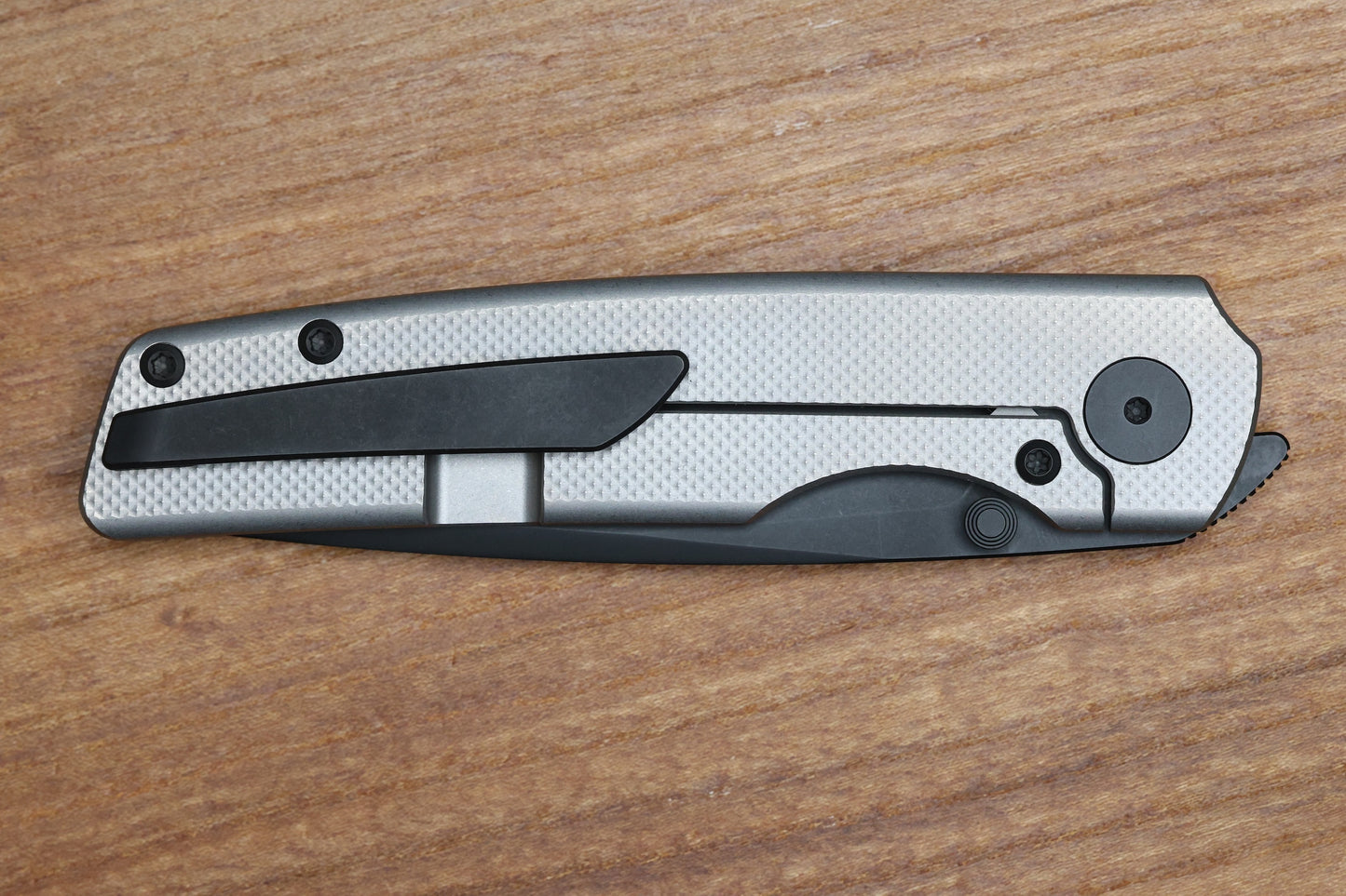 BERG BLADES SWEENEY V2 THUMBSTUD DIAMOND PATTERN TITANIUM FOLDER 3.35" BLACK PVD