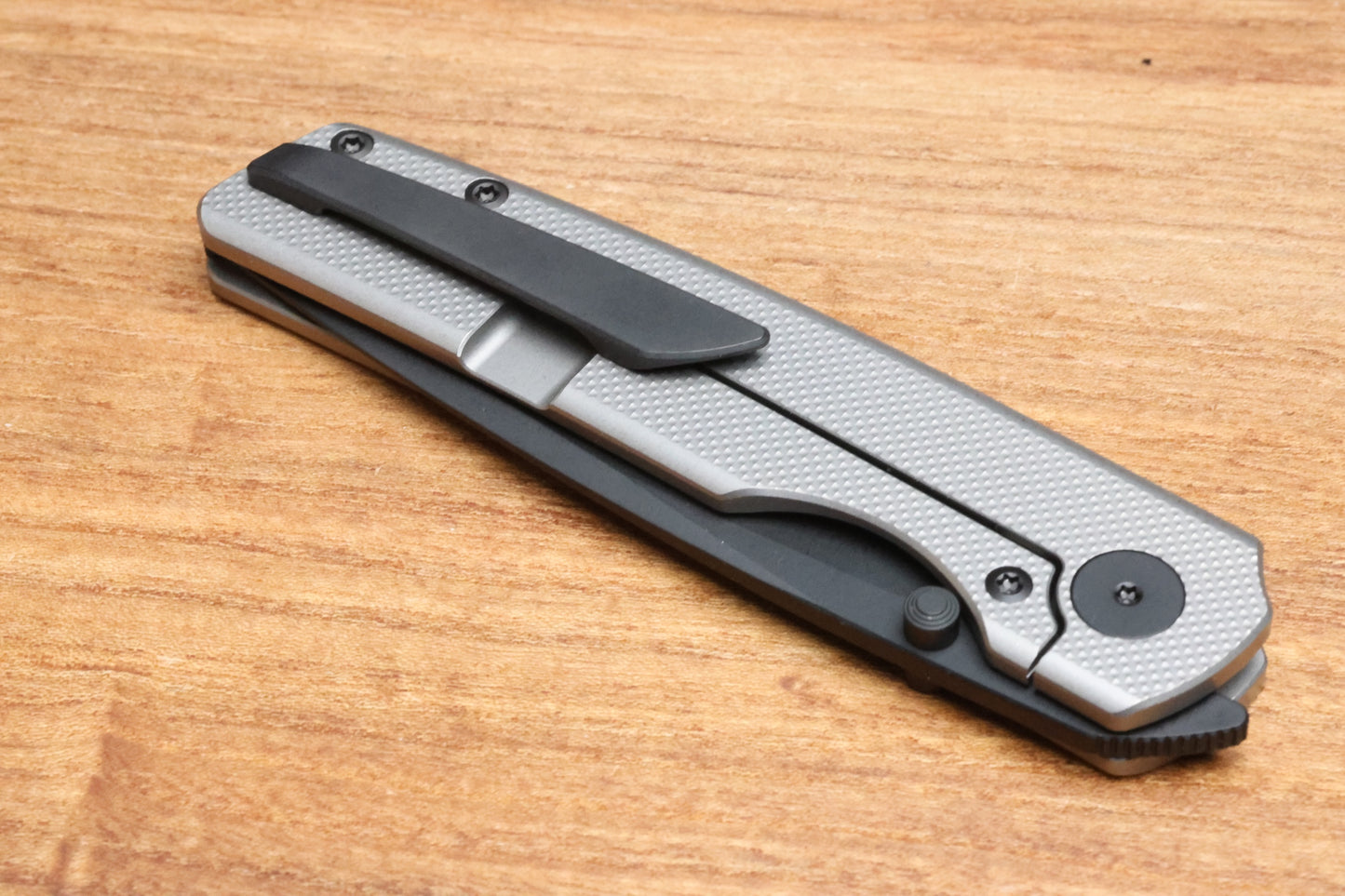 BERG BLADES SWEENEY V2 THUMBSTUD DIAMOND PATTERN TITANIUM FOLDER 3.35" BLACK PVD