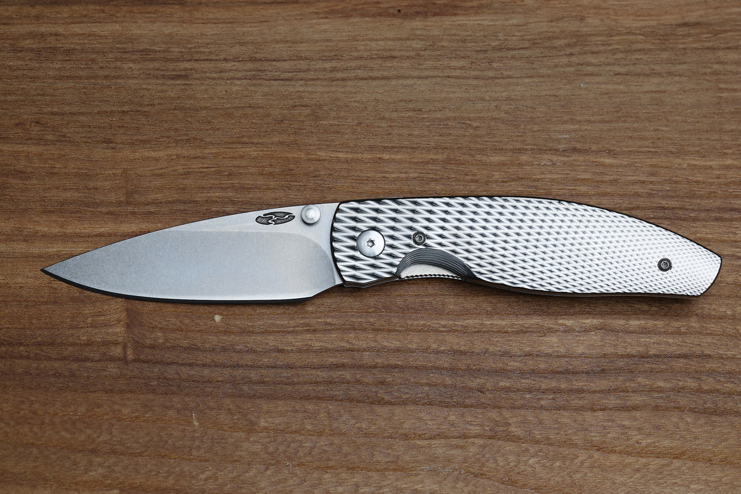 THREE RIVERS MANUFACTURING IRIE ATOM FOLDING KNIFE LIZARD SKIN TITANIUM 3.5" MIKE IRIE HOLLOW GROUND