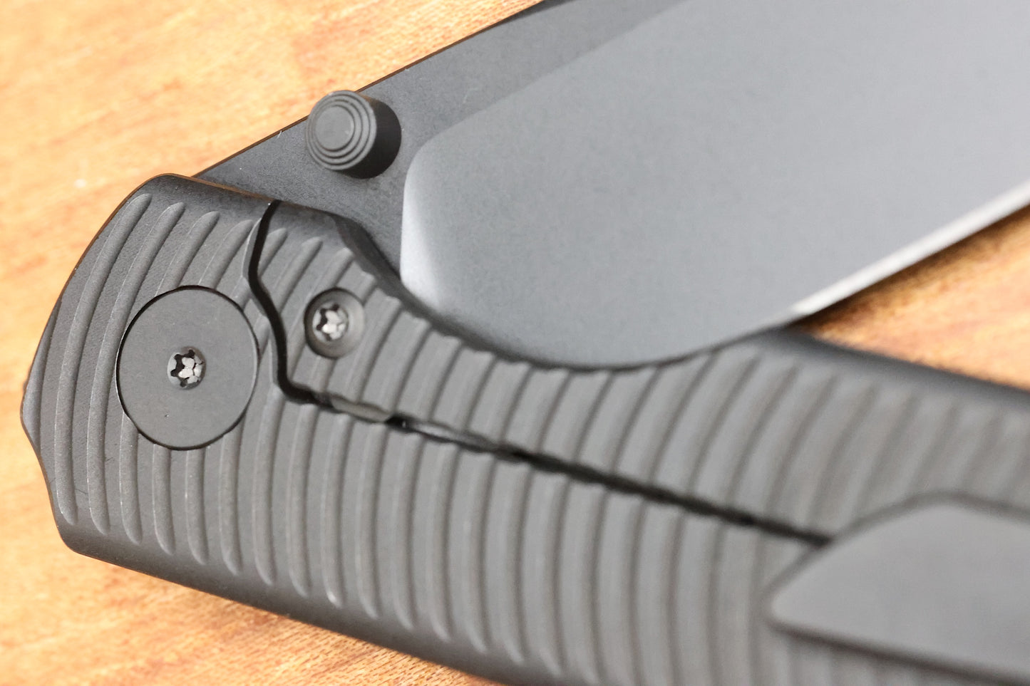 BERG BLADES SWEENEY V2 THUMBSTUD BLACK PVD SWIRL TITANIUM FOLDER 3.35" BLACK PVD