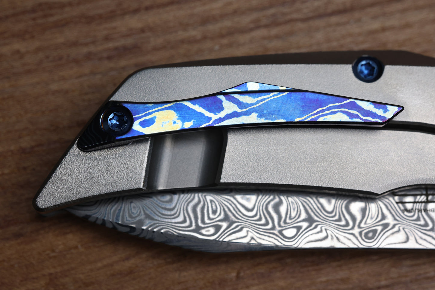 REATE KNIVES T2500 TI-BEAD BLAST HANDLE MOKUTI ACCENT DAMASTEEL ACID WASH 2.375" BLADE