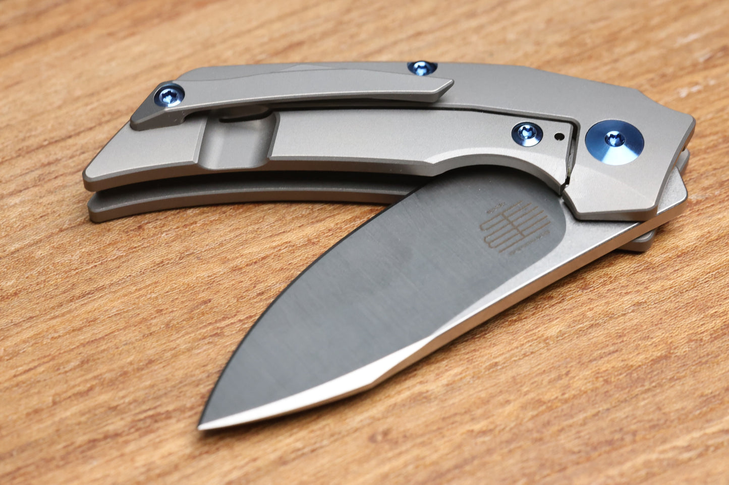 REATE KNIVES T2500 TI-BEAD BLAST HANDLE CARBON INLAY BELT SATIN M390 2.375" BLADE
