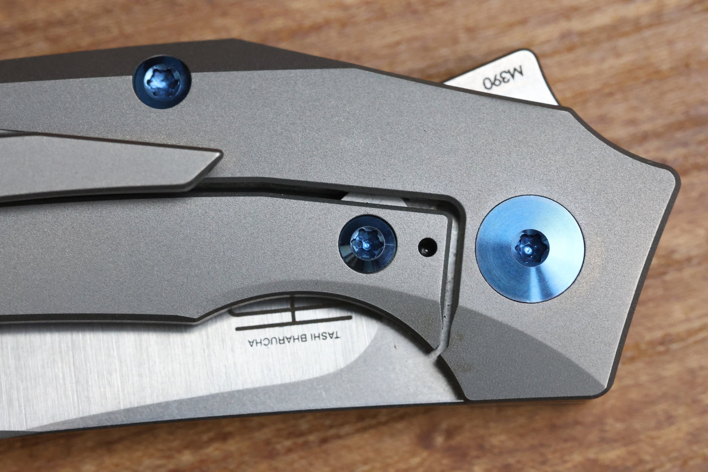 REATE KNIVES T2500 TI-BEAD BLAST HANDLE CARBON INLAY BELT SATIN M390 2.375" BLADE