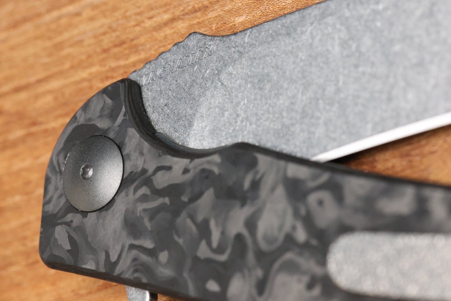 RJ MARTIN Q36-R MARBLE CARBON AND MAGNAMAX BLADE
