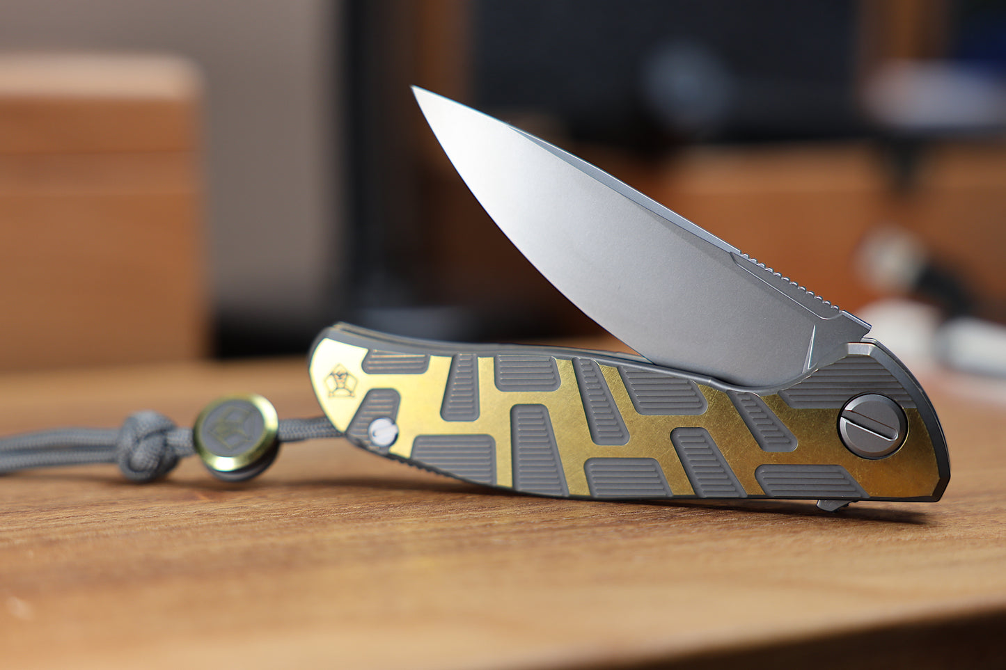 SHIROGOROV F95 T PATTERN GEN 4 – BLADE SHOW EDITION – GREY/YELLOW ANO TITANIUM HANDLE – M390 BLADE – MRBS