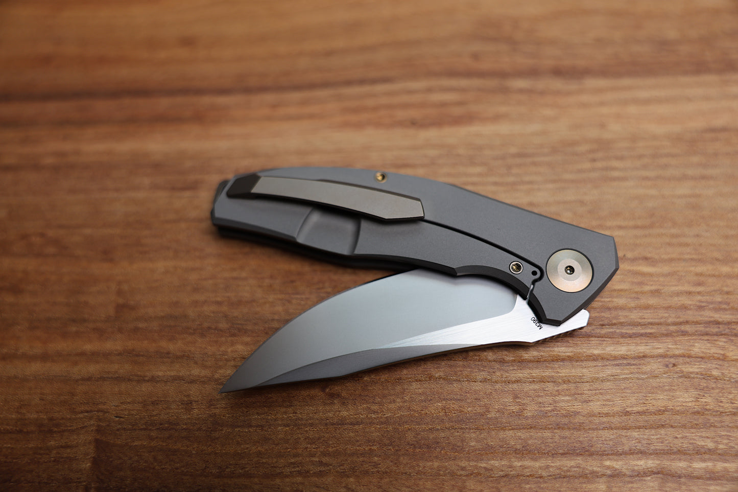 RECONNAISSANCE ADZIN FLIPPER – BLASTED W/ SATIN FLATS M390 BLADE – BLASTED TITANIUM HANDLE W/ BRONZE ACCENTS