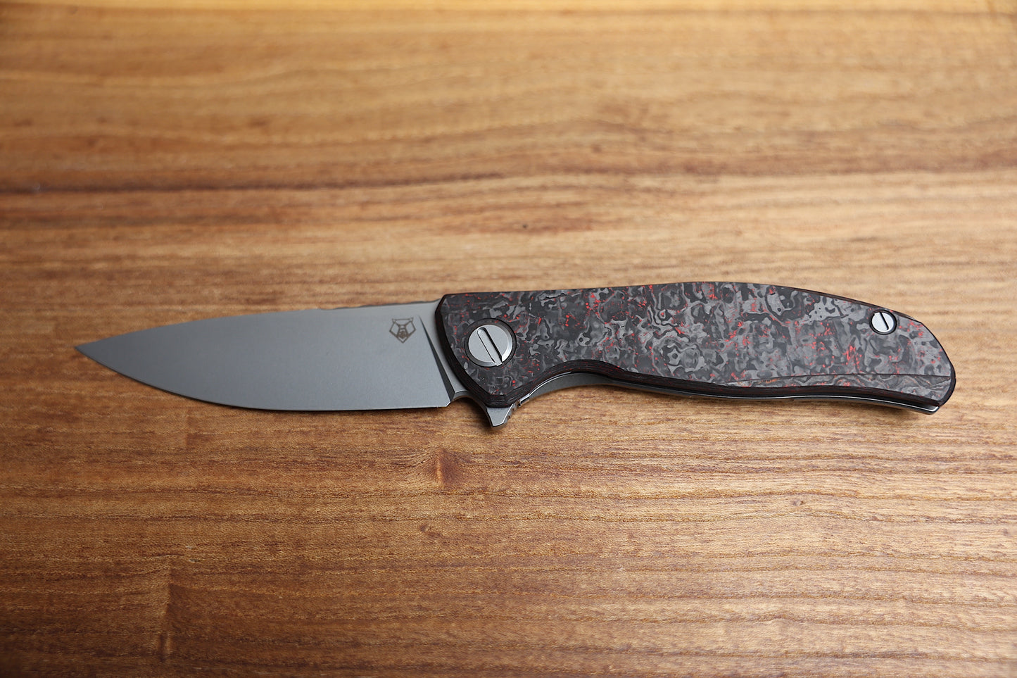 SHIROGOROV HATI GEN 3 – M390 BLADE – RED TECHNOCARBO – MRBS