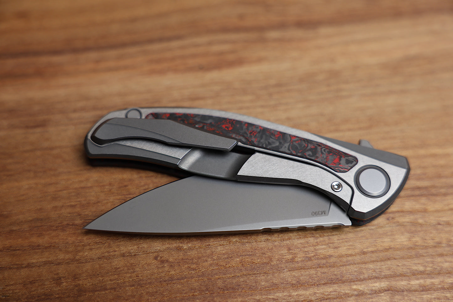 SHIROGOROV HATI GEN 3 – M390 BLADE – RED TECHNOCARBO – MRBS