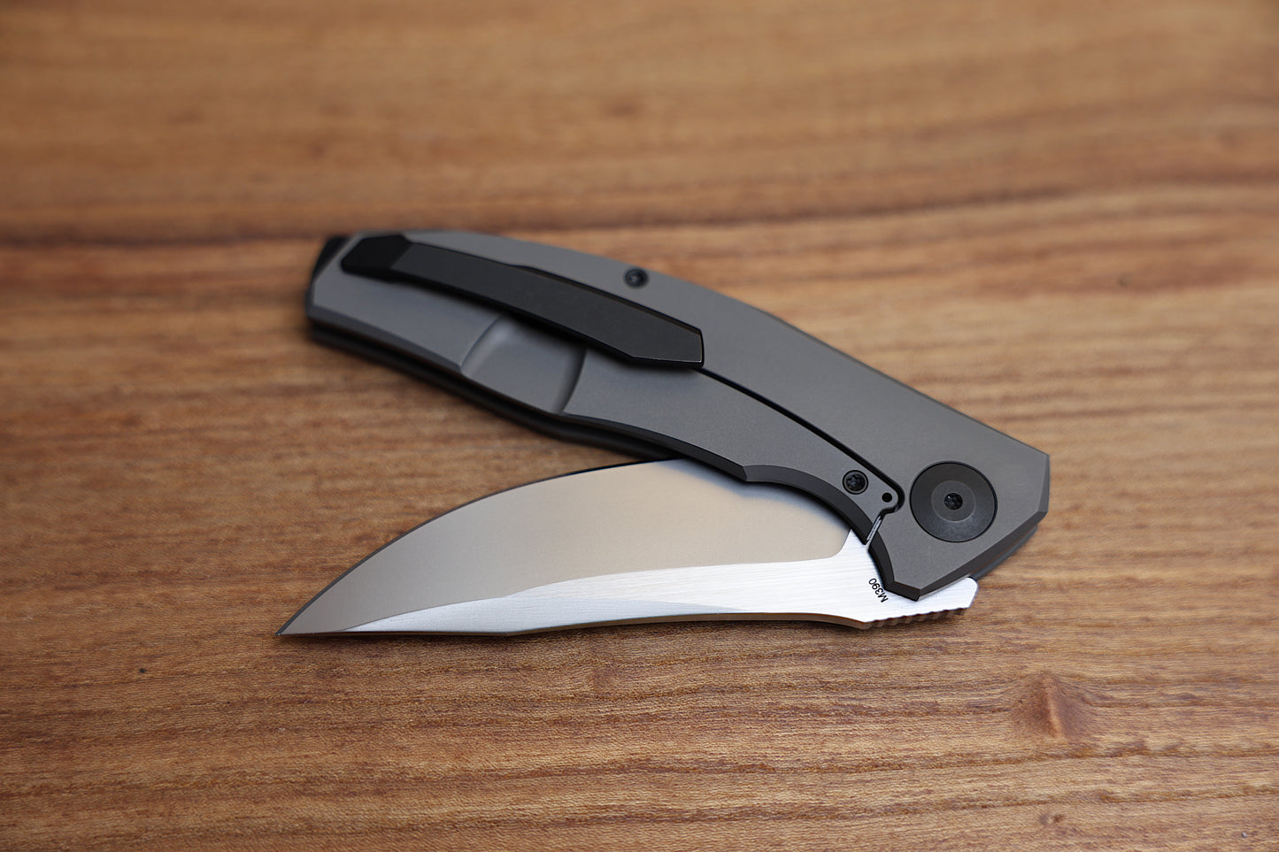 RECONNAISSANCE ADZIN FLIPPER – BLASTED W/ SATIN FLATS M390 BLADE – BLASTED TITANIUM HANDLE W/ BLACK ACCENTS