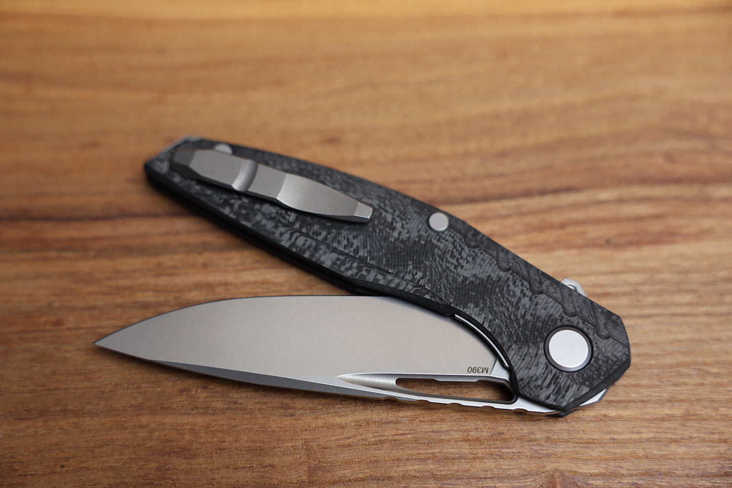 SHIROGOROV 111 GEN 5.1 – M390 BLADE – MARBLE CARBON FIBER HANDLE – MRBS