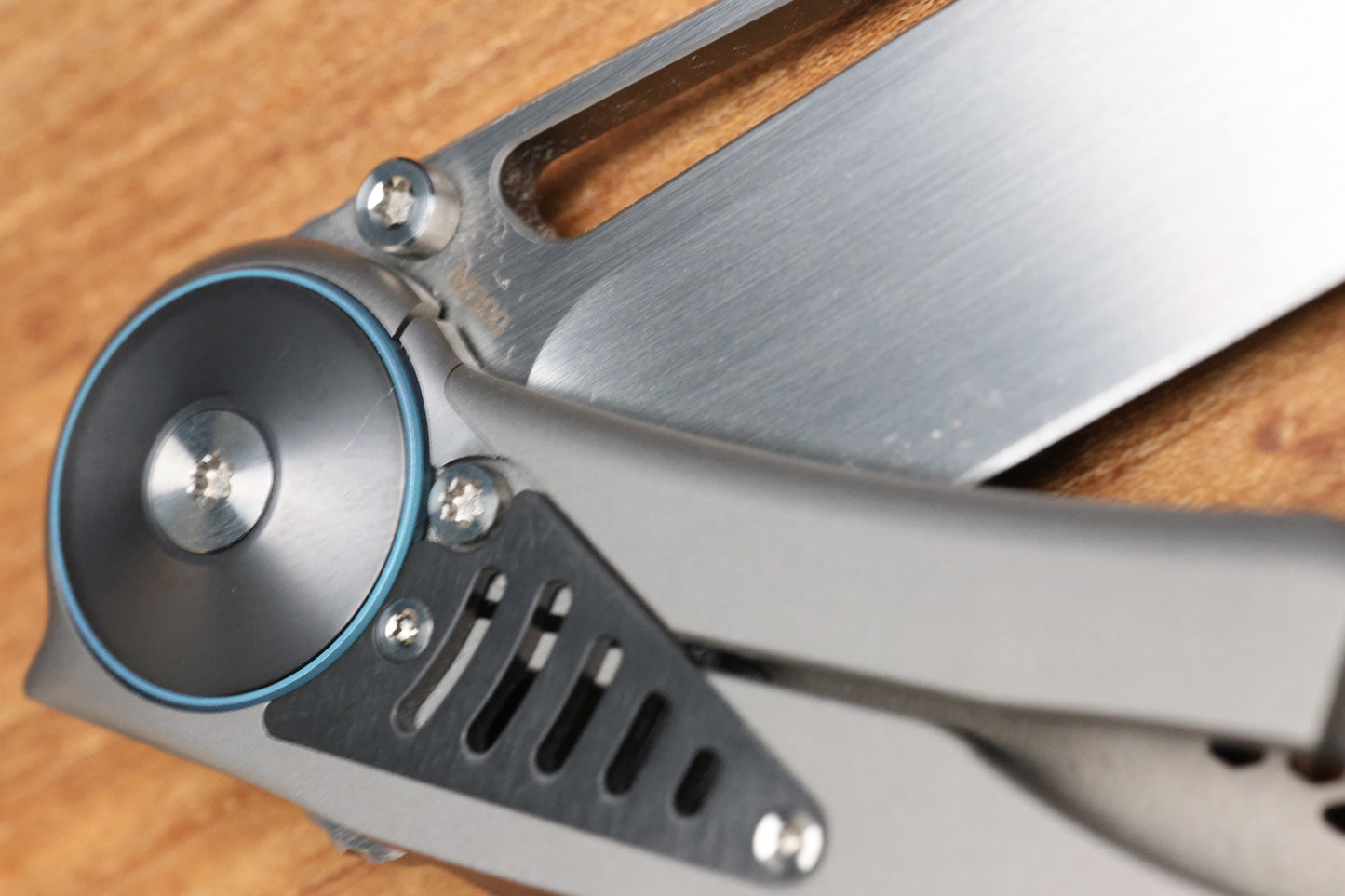 REATE KNIVES GTR TITANIUM INTEGRAL BEAD BLAST W/ ZIRCONIUM ACCENTS & HAND SATIN M390 (PREOWNED)