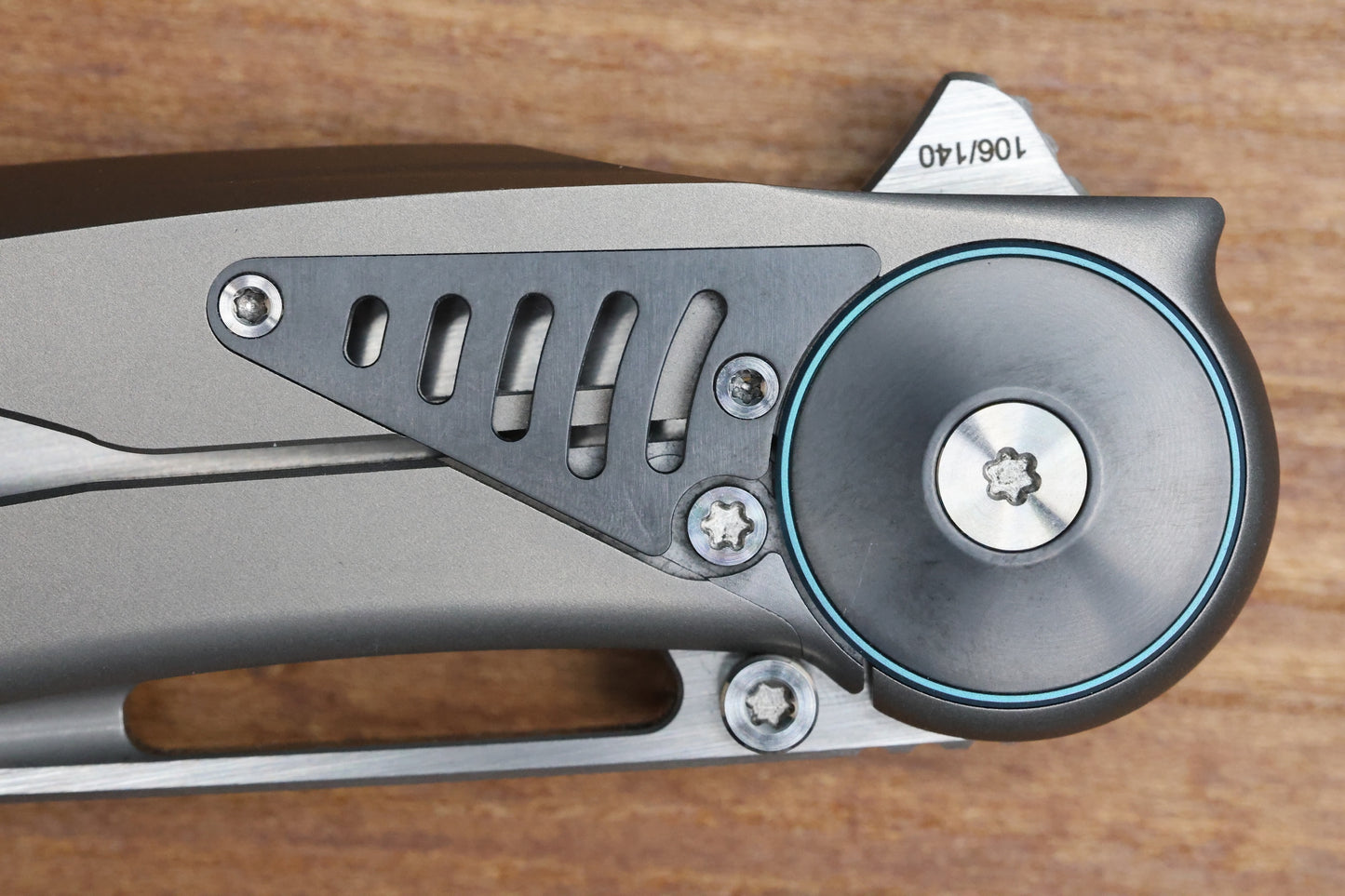 REATE KNIVES GTR TITANIUM INTEGRAL BEAD BLAST W/ ZIRCONIUM ACCENTS & HAND SATIN M390 (PREOWNED)