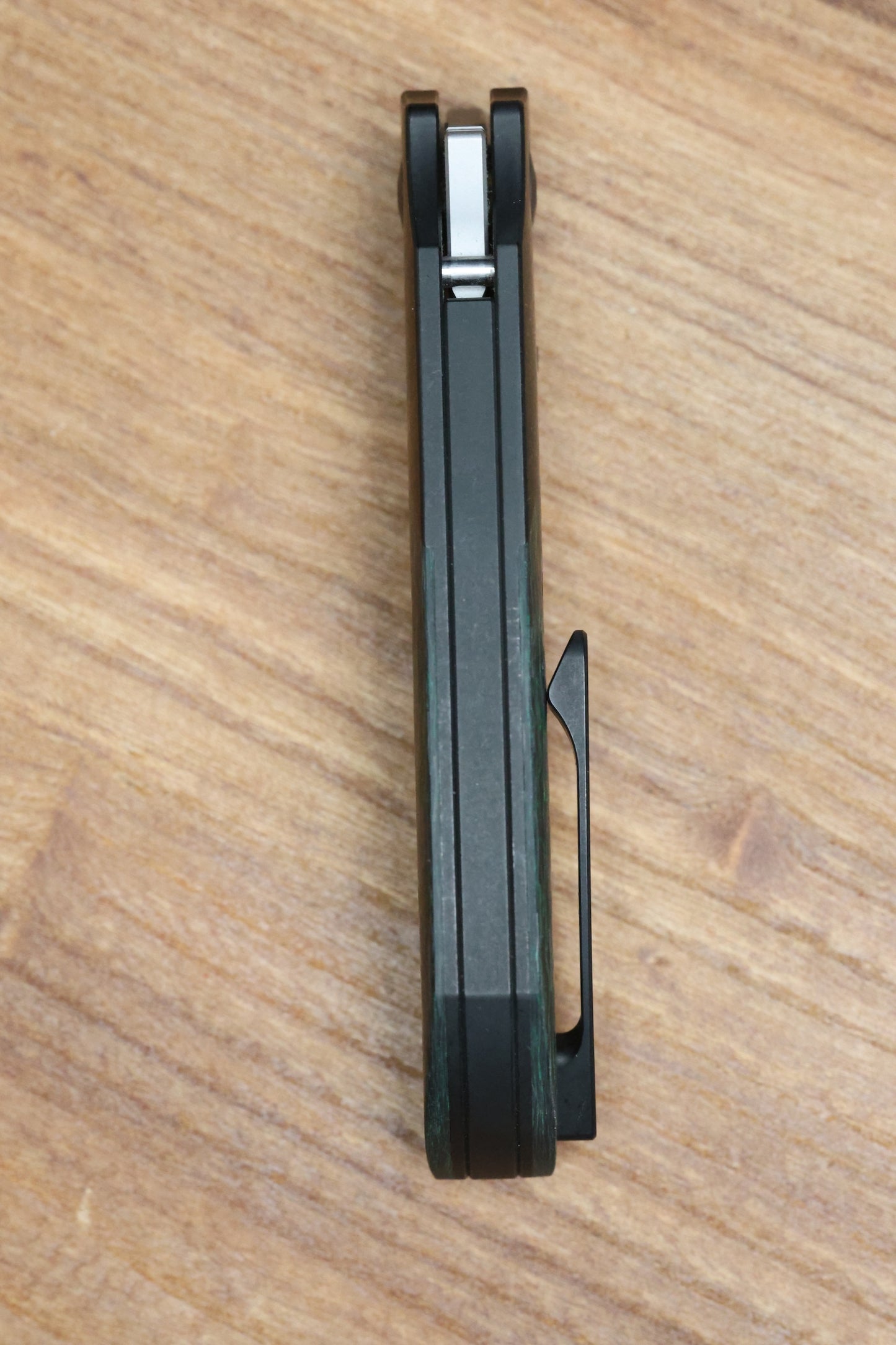 MERRIKEN KNIVES MINI ULTIMATUM - HAND RUB MAGNACUT BLADE GRIND NO. 2 - GREEN TECHNOCARBO/BLACK PVD TITANIUM (PREOWNED)