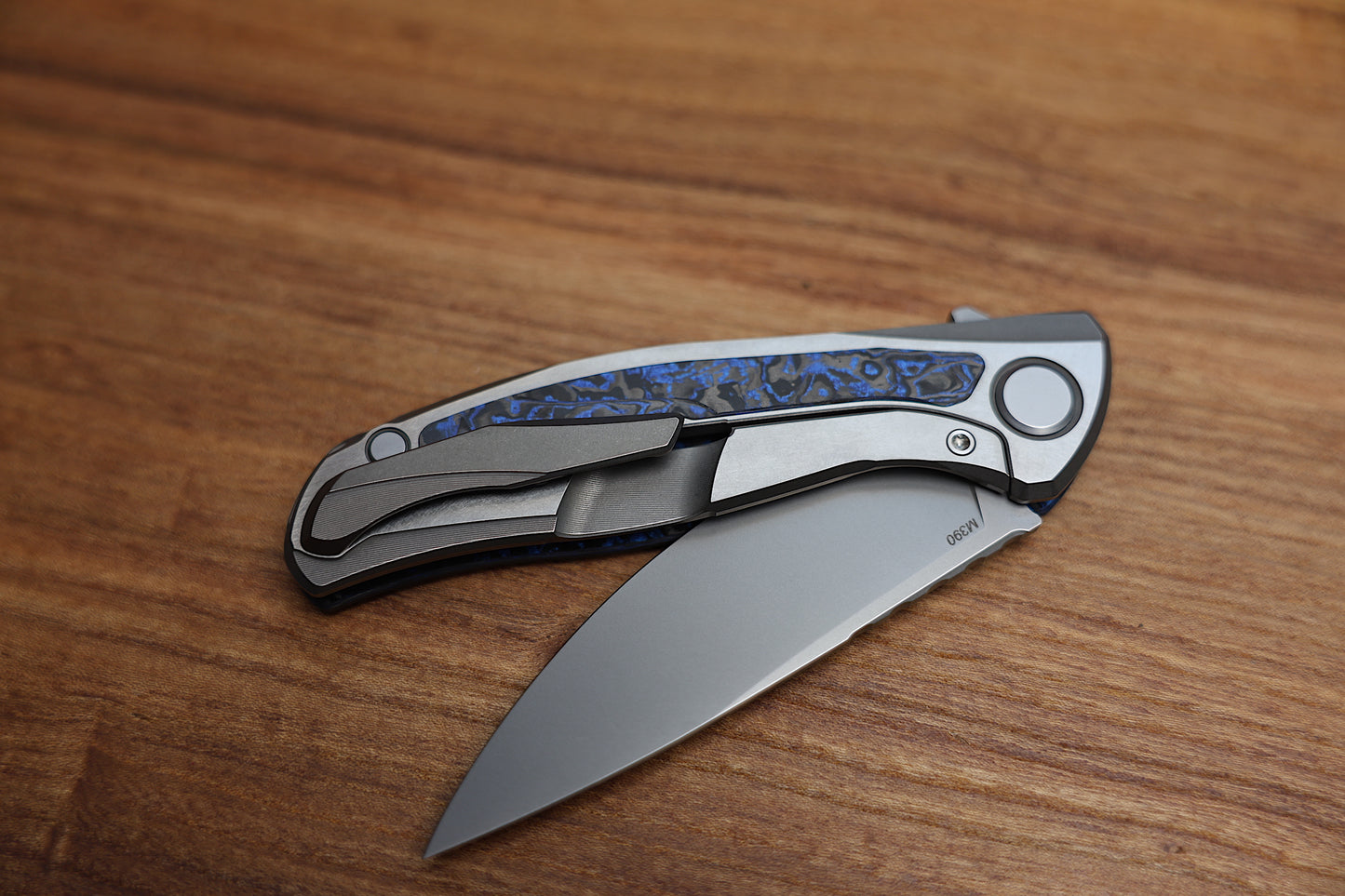 SHIROGOROV HATI GEN 3 – M390 BLADE – BLUE TECHNOCARBO – MRBS