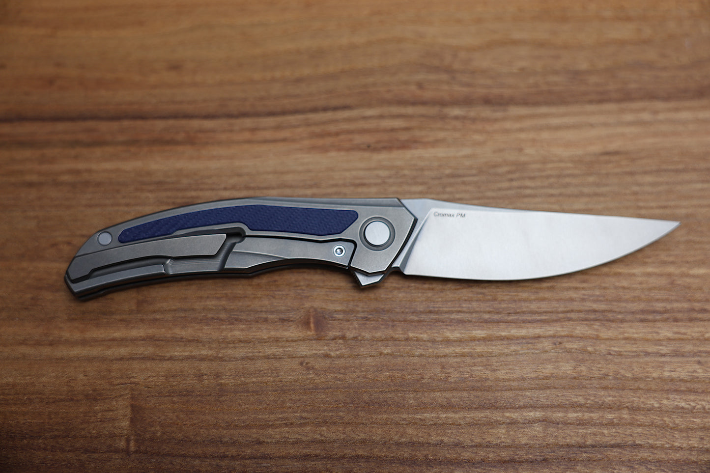 SHIROGOROV URSUS QUANTUM – CROMAX PM BLADE – TITANIUM HANDLE – DARK BLUE G10 INLAY – MRBS