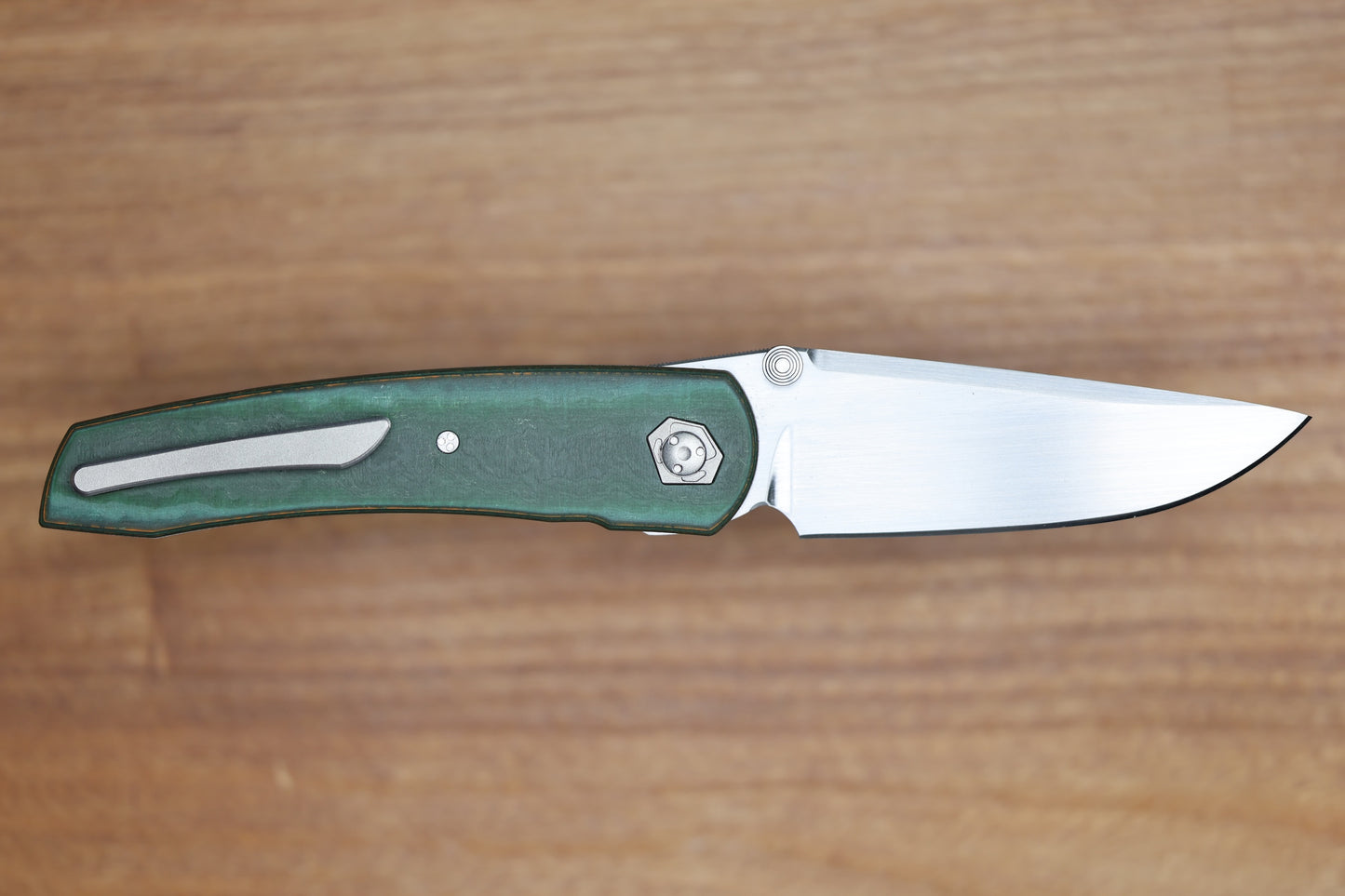 SHARKNIVCO WAKA V4.9 GREEN CAMOQUARTZ LINER LOCK RWL34 HAND SATIN BLADE