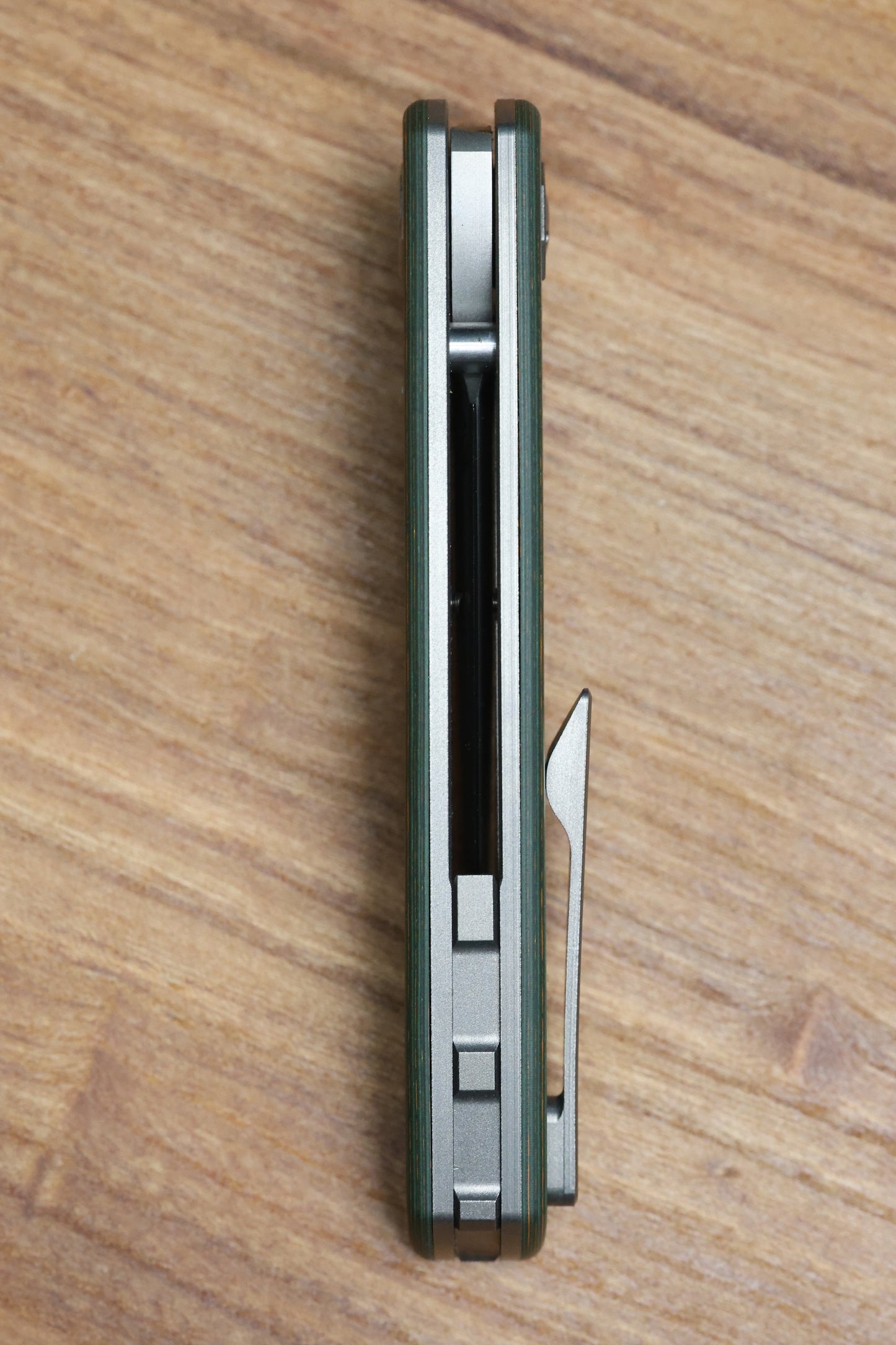 SHARKNIVCO WAKA V4.9 GREEN CAMOQUARTZ LINER LOCK RWL34 HAND SATIN BLADE