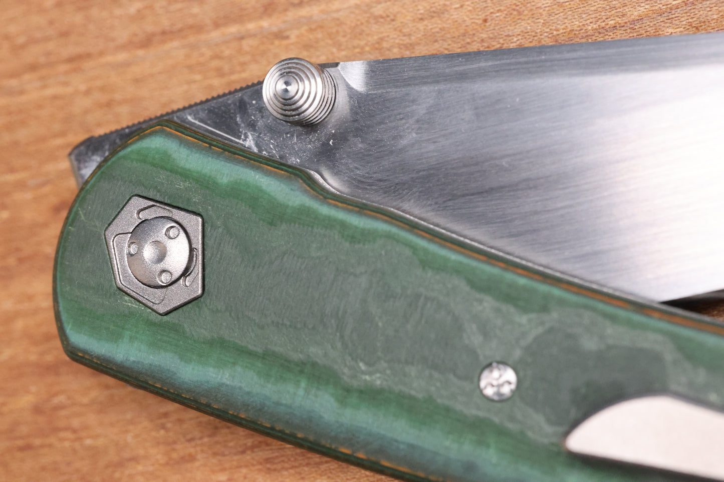 SHARKNIVCO WAKA V4.9 GREEN CAMOQUARTZ LINER LOCK RWL34 HAND SATIN BLADE
