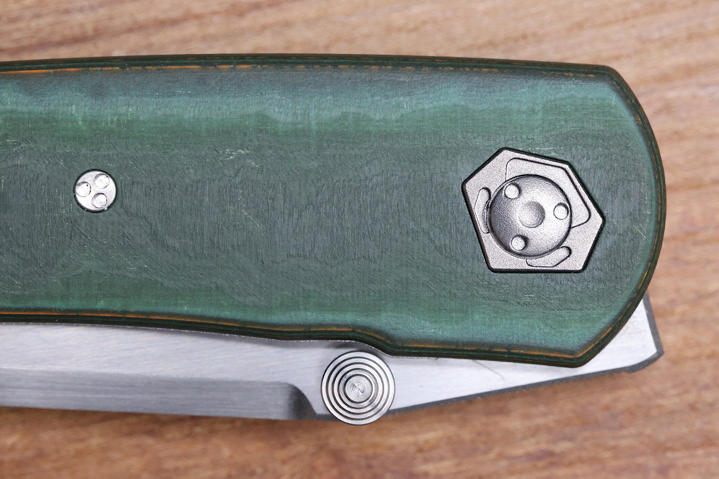 SHARKNIVCO WAKA V4.9 GREEN CAMOQUARTZ LINER LOCK RWL34 HAND SATIN BLADE