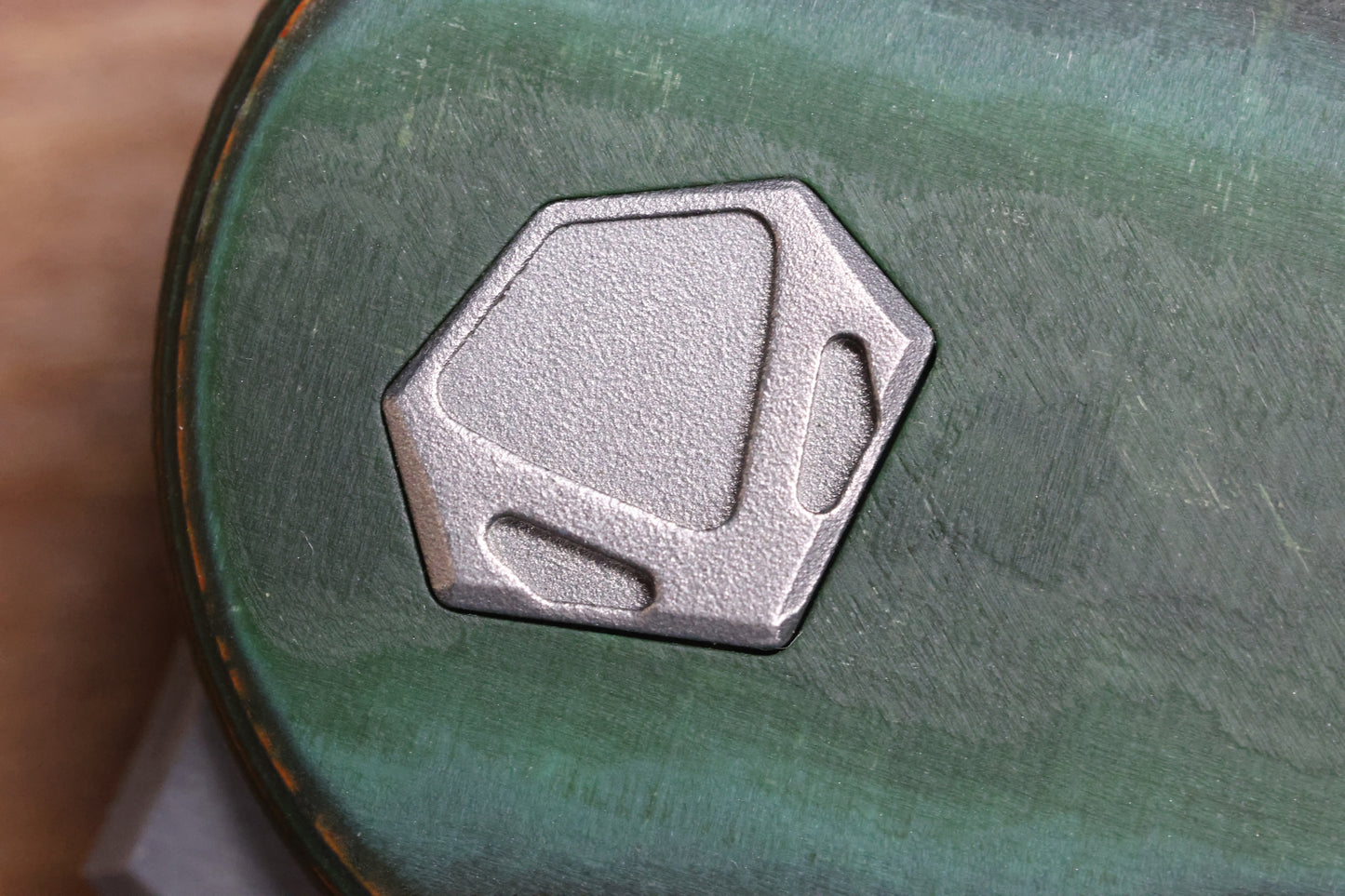SHARKNIVCO WAKA V4.9 GREEN CAMOQUARTZ LINER LOCK RWL34 HAND SATIN BLADE