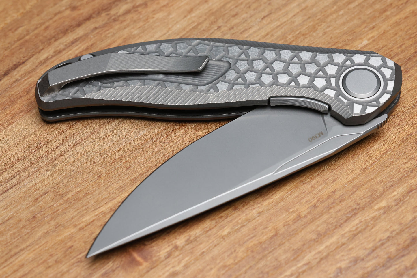 SHIROGOROV STELLAR BEAR PATTERN – TITANIUM HANDLE – M390 BLADE – MRBS