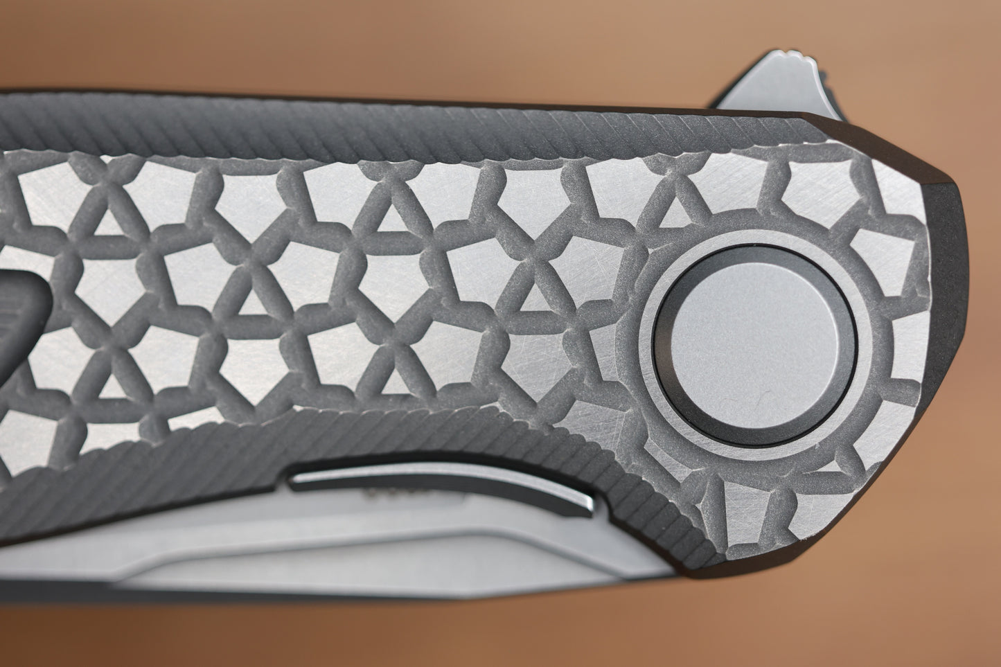 SHIROGOROV STELLAR BEAR PATTERN – TITANIUM HANDLE – M390 BLADE – MRBS