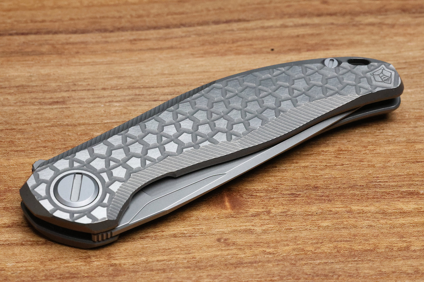 SHIROGOROV STELLAR BEAR PATTERN – TITANIUM HANDLE – M390 BLADE – MRBS