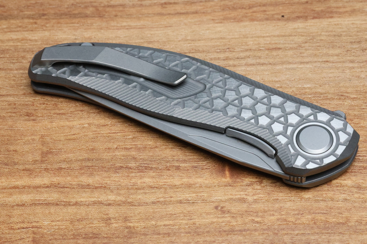 SHIROGOROV STELLAR BEAR PATTERN – TITANIUM HANDLE – M390 BLADE – MRBS