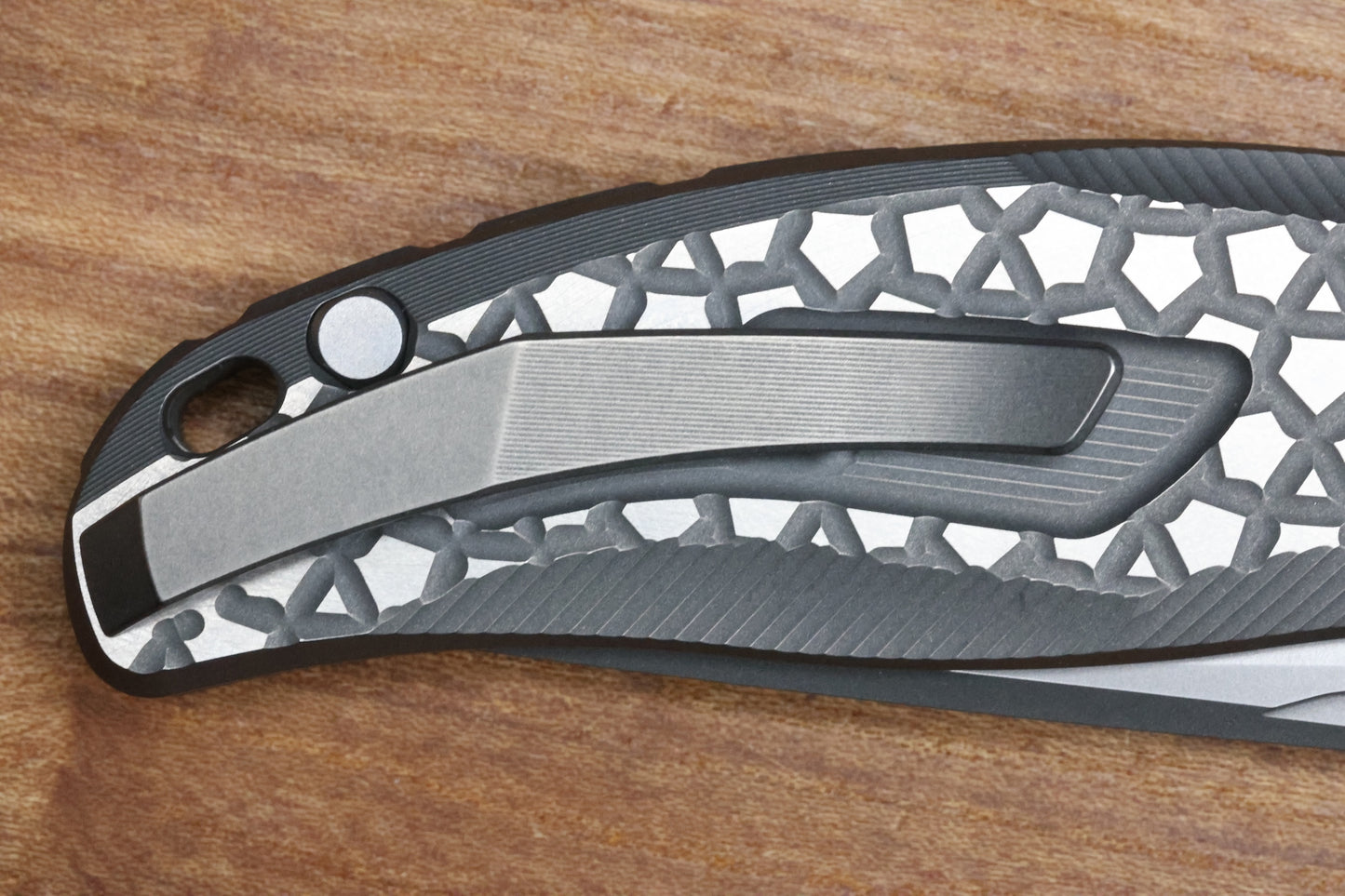SHIROGOROV STELLAR BEAR PATTERN – TITANIUM HANDLE – M390 BLADE – MRBS