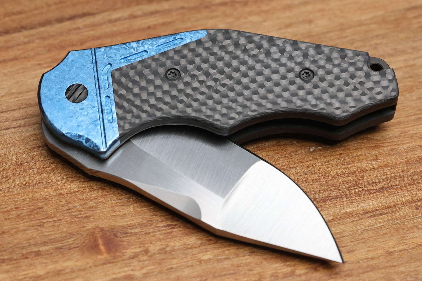 YAN's GTC CABOT CARBON FIBER BLUE CRYSTALIZED TITANIUM HANDLE S90V BLADE