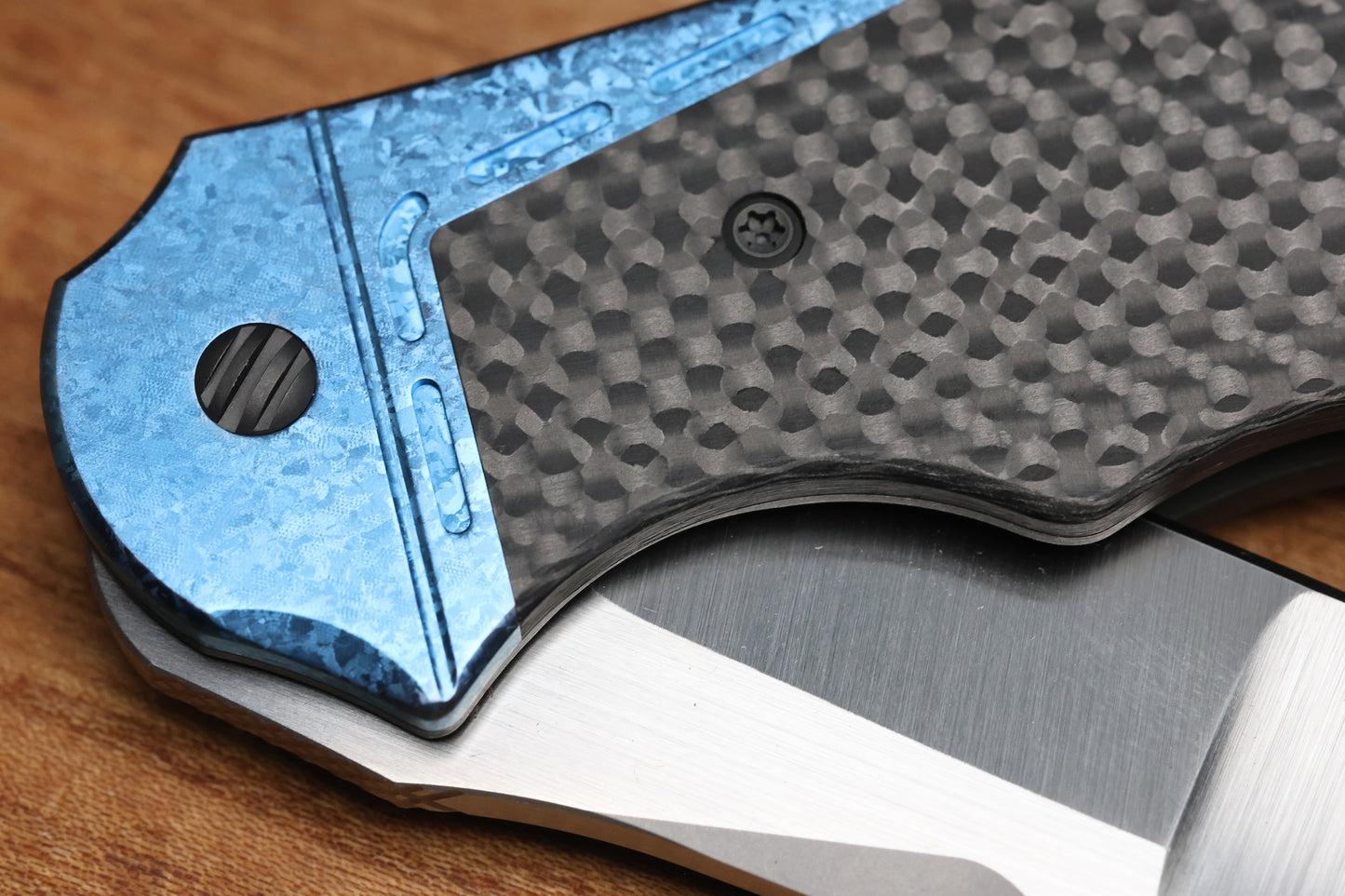 YAN's GTC CABOT CARBON FIBER BLUE CRYSTALIZED TITANIUM HANDLE S90V BLADE