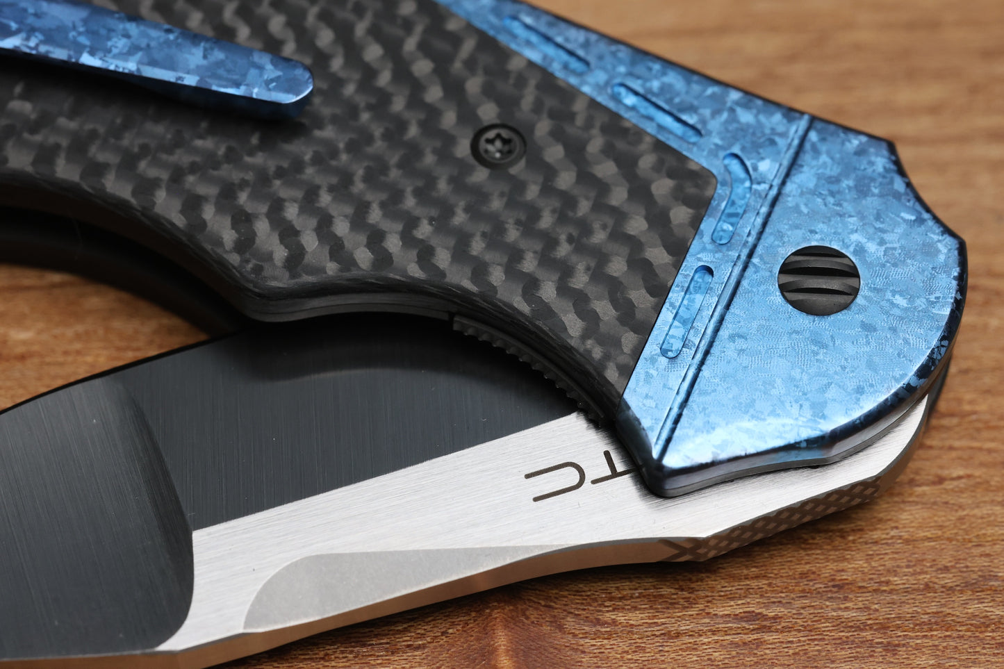 YAN's GTC CABOT CARBON FIBER BLUE CRYSTALIZED TITANIUM HANDLE S90V BLADE