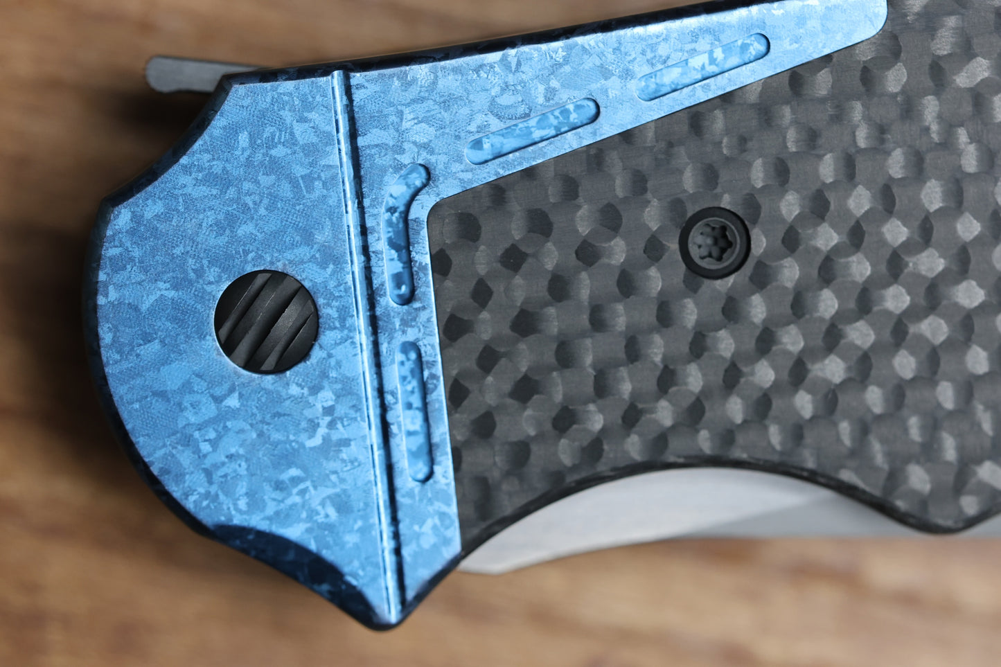 YAN's GTC CABOT CARBON FIBER BLUE CRYSTALIZED TITANIUM HANDLE S90V BLADE