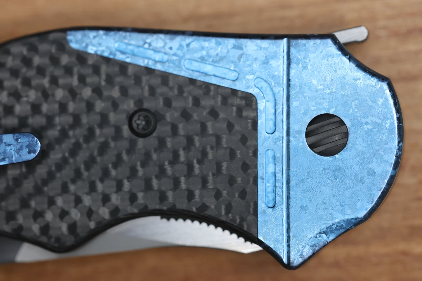 YAN's GTC CABOT CARBON FIBER BLUE CRYSTALIZED TITANIUM HANDLE S90V BLADE