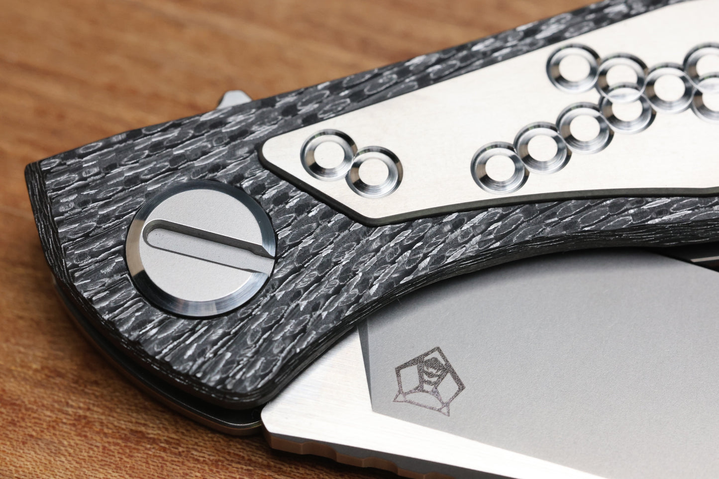 SHIROGOROV KNIVES AND CHRIS REEVE COLLABORATION HATION CGG - MAGNACUT BLADE - TITANIUM/BLACK ALUTEX HANDLE - MRBS
